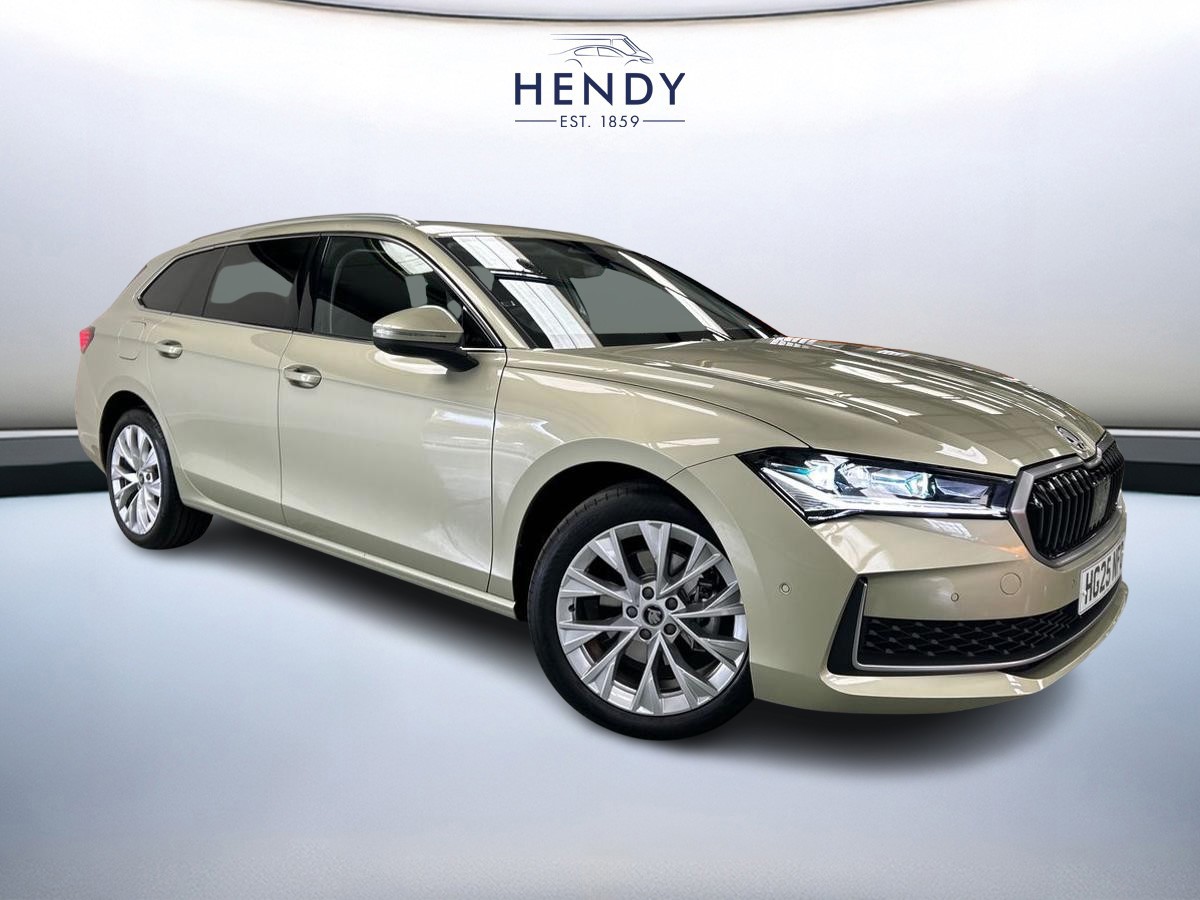 Main listing image - Skoda Superb Estate