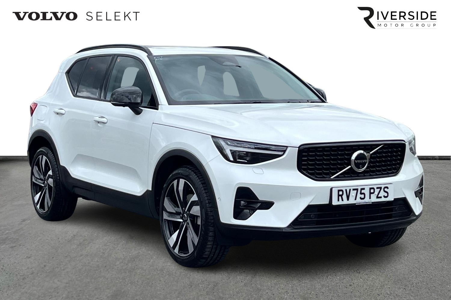 Main listing image - Volvo XC40