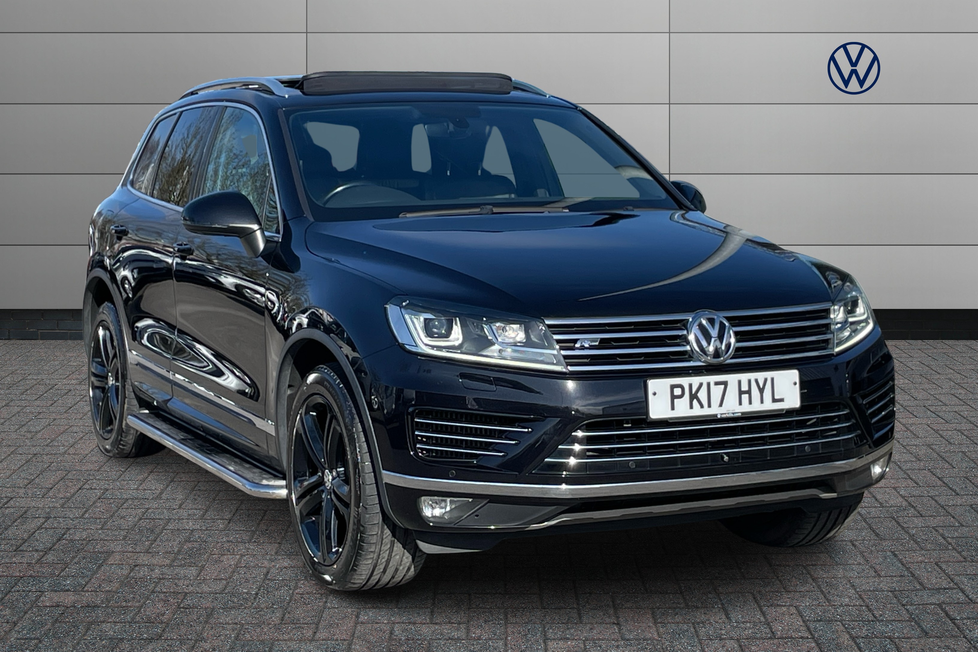 Main listing image - Volkswagen Touareg