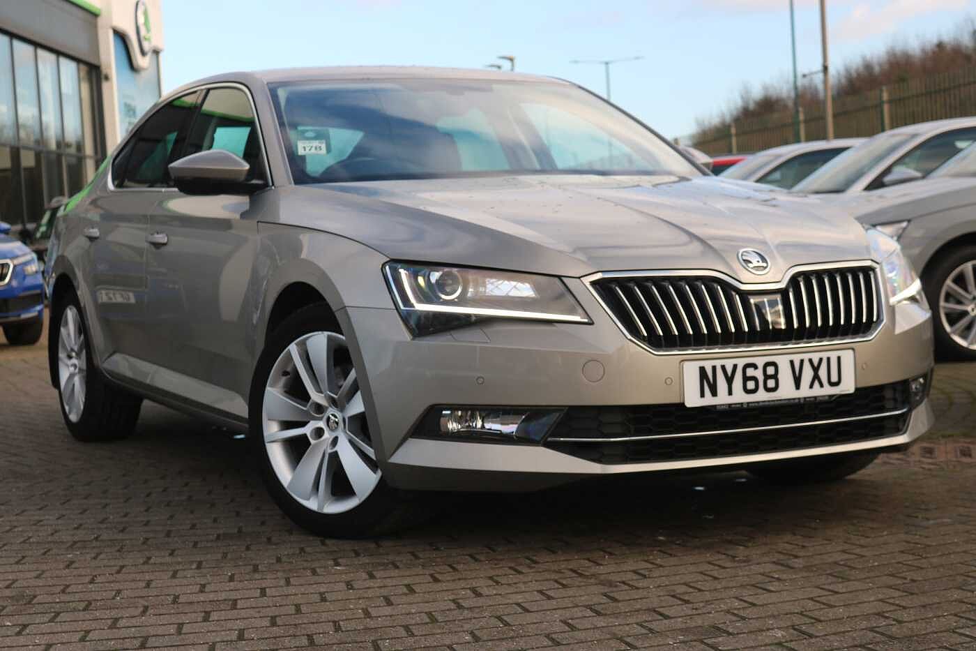Main listing image - Skoda Superb