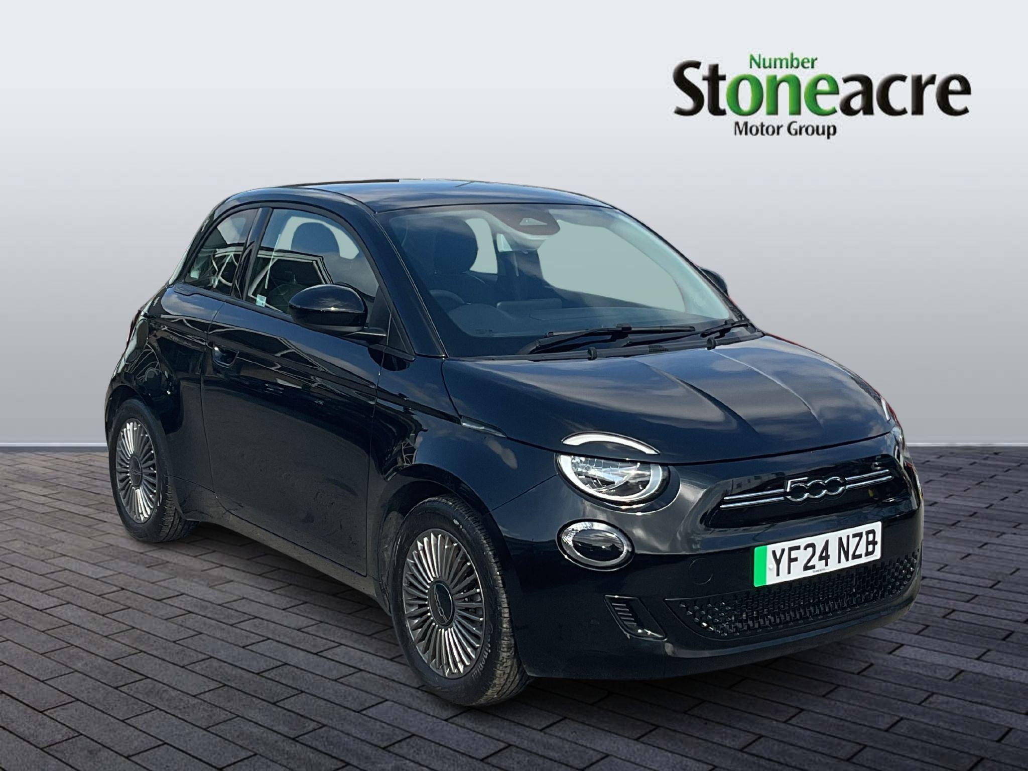 Main listing image - Fiat 500 Electric