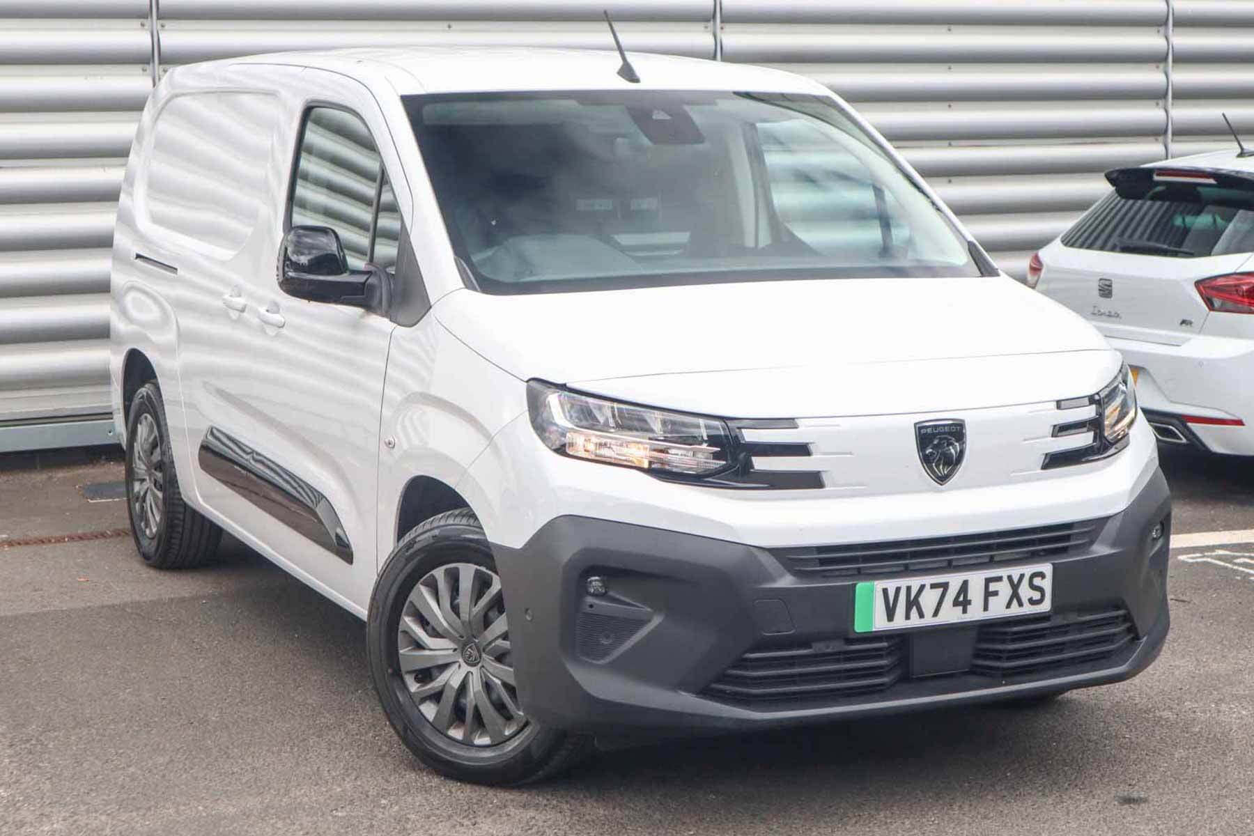 Main listing image - Peugeot e-Partner