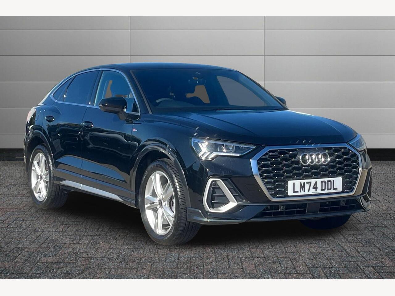 Main listing image - Audi Q3