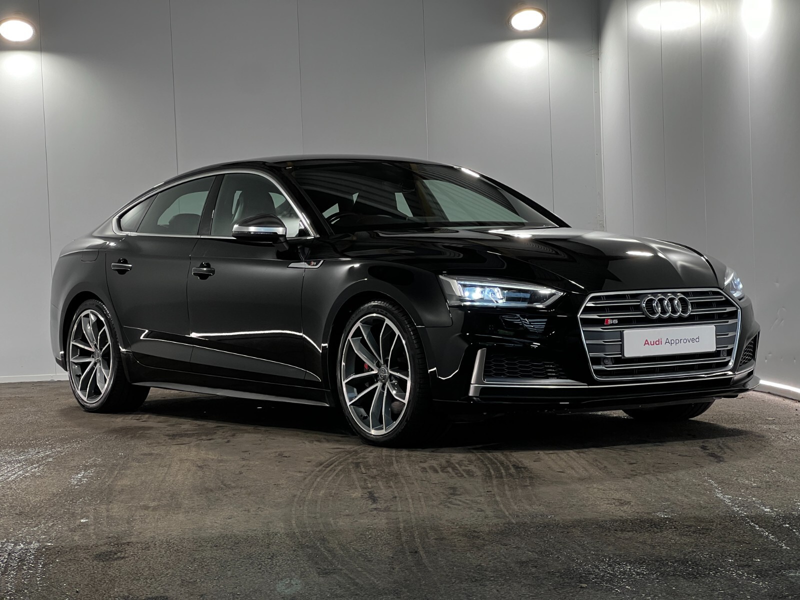 Main listing image - Audi S5