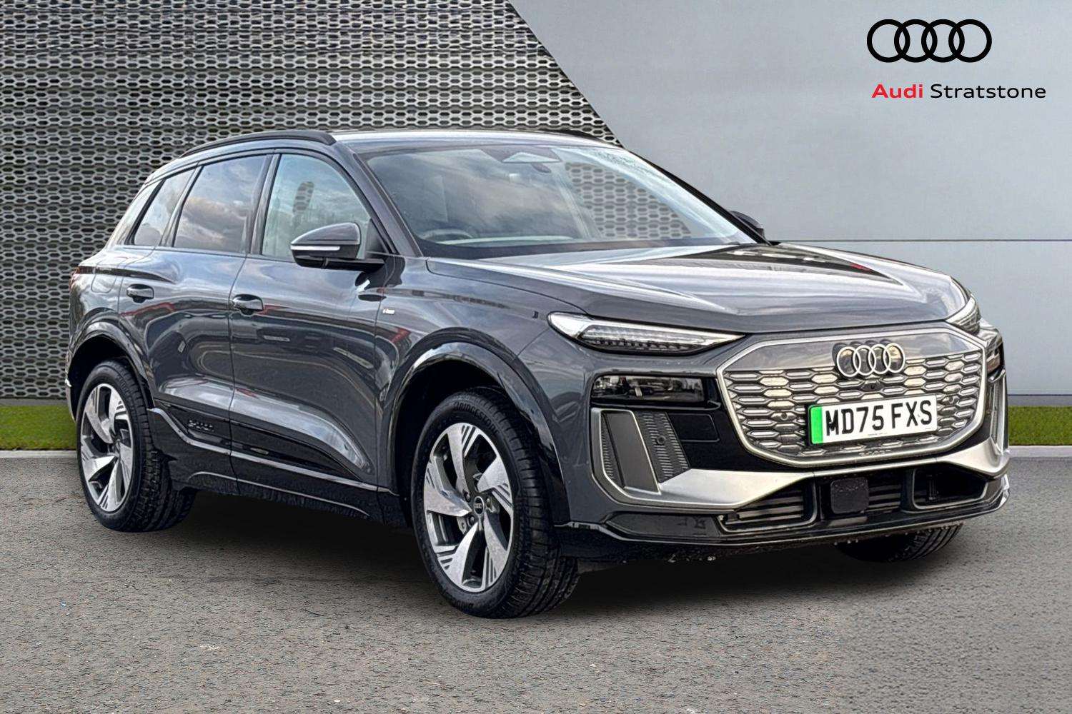 Main listing image - Audi Q6 e-tron