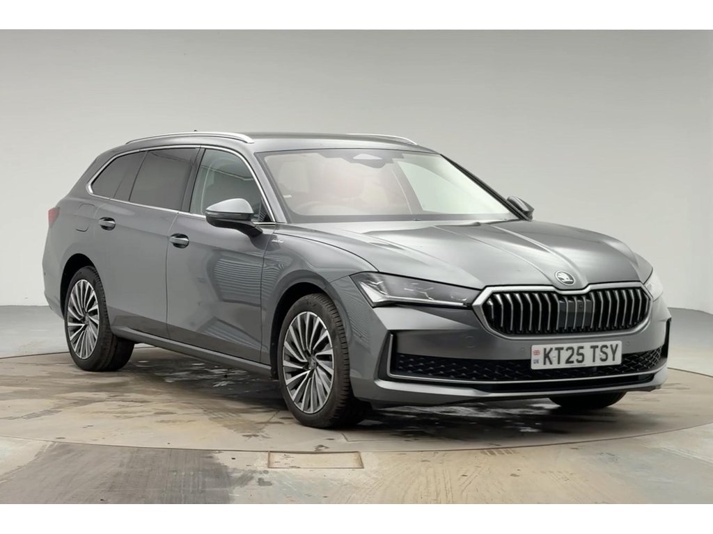 Main listing image - Skoda Superb Estate