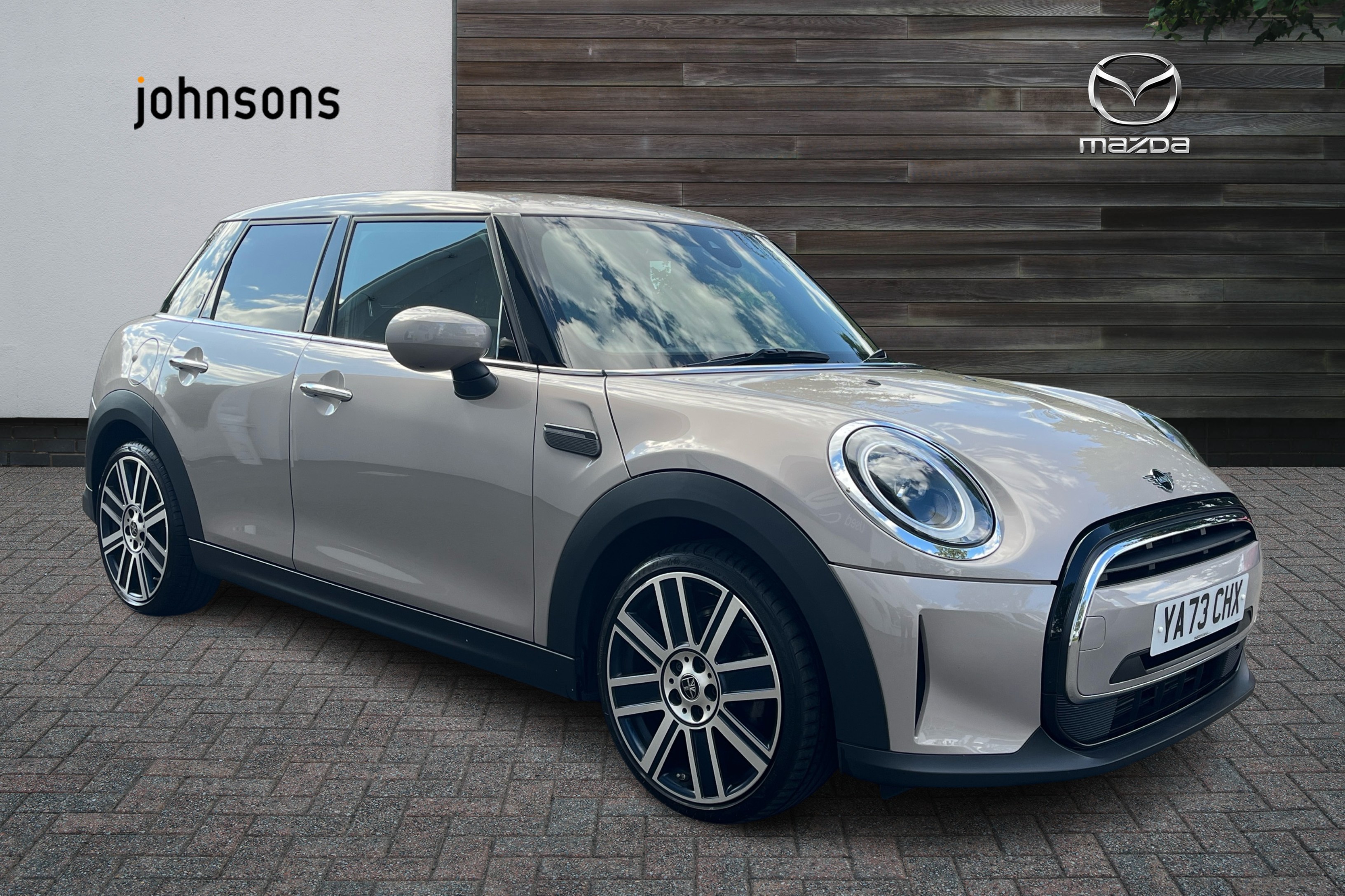 Main listing image - MINI Hatchback