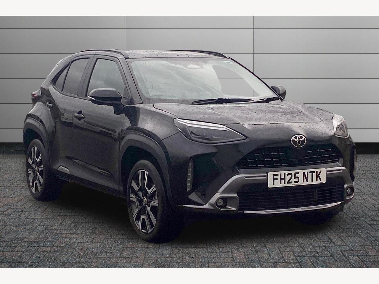 Main listing image - Toyota Yaris Cross