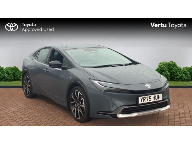Main listing image - Toyota Prius Plug-In