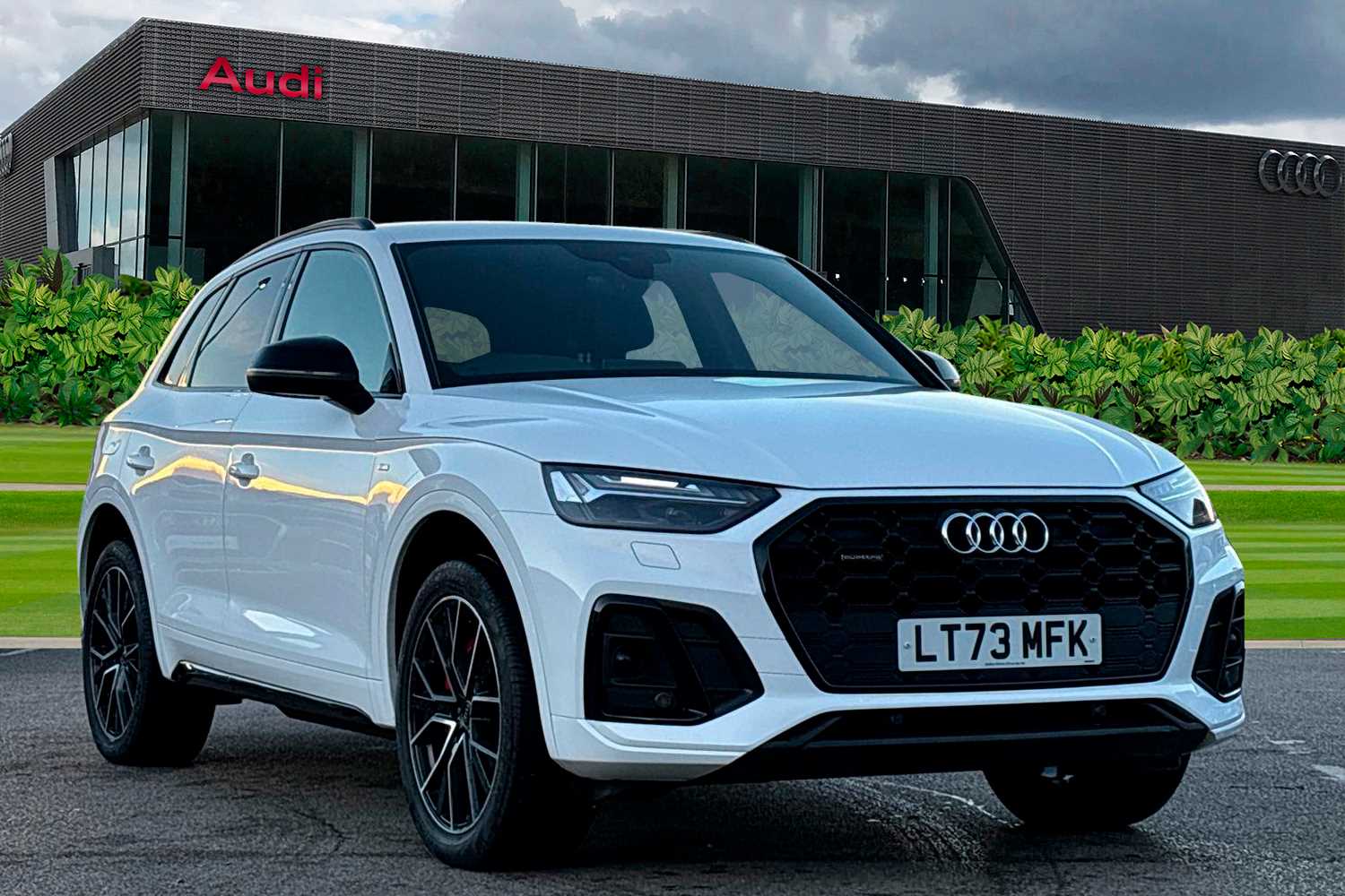 Main listing image - Audi Q5