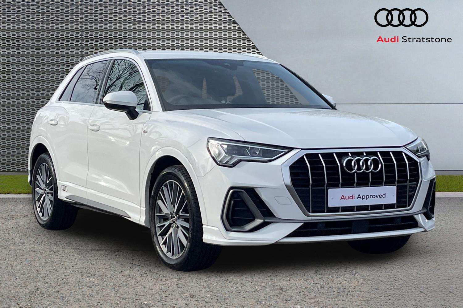 Main listing image - Audi Q3
