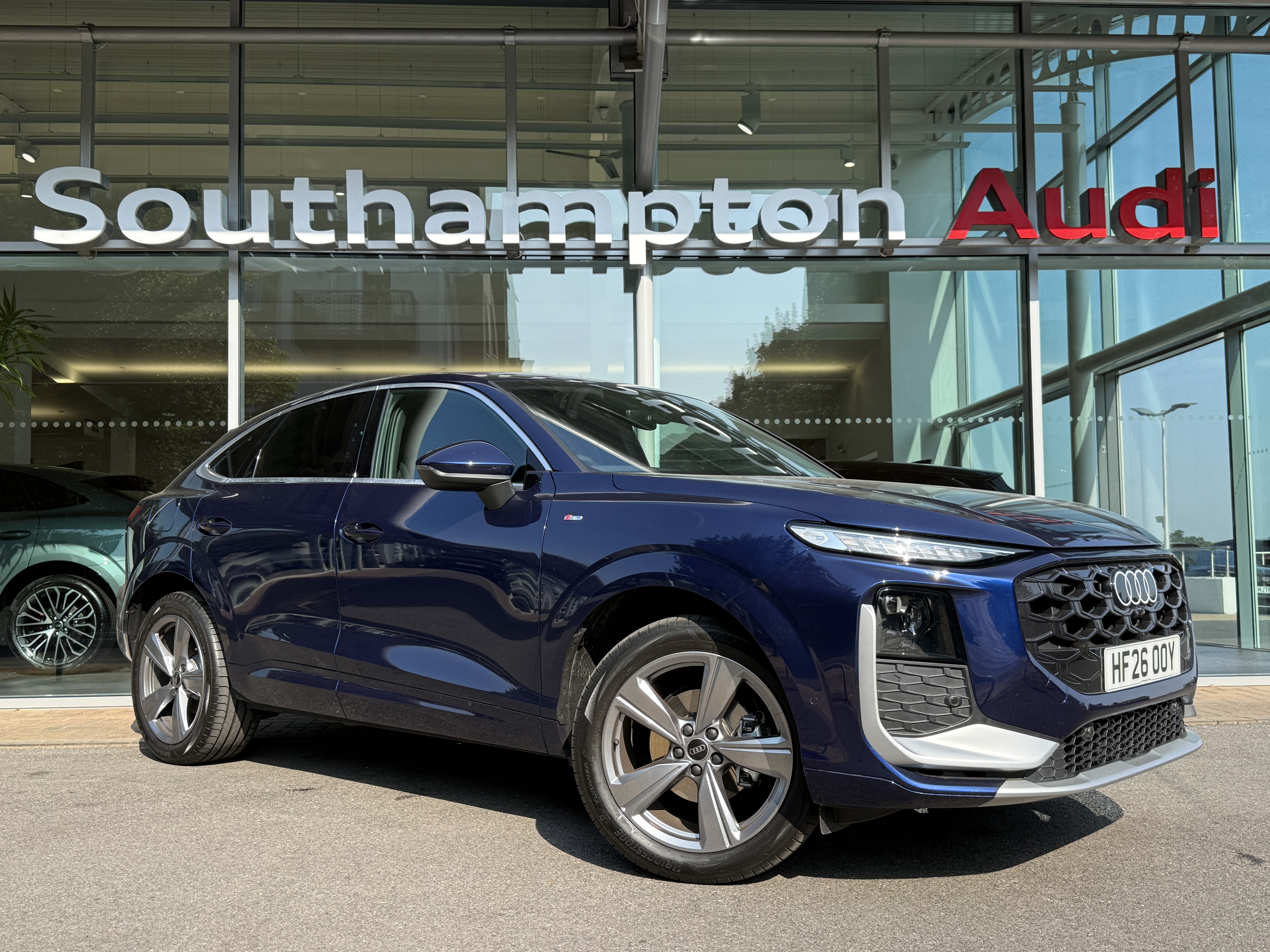 Main listing image - Audi Q3