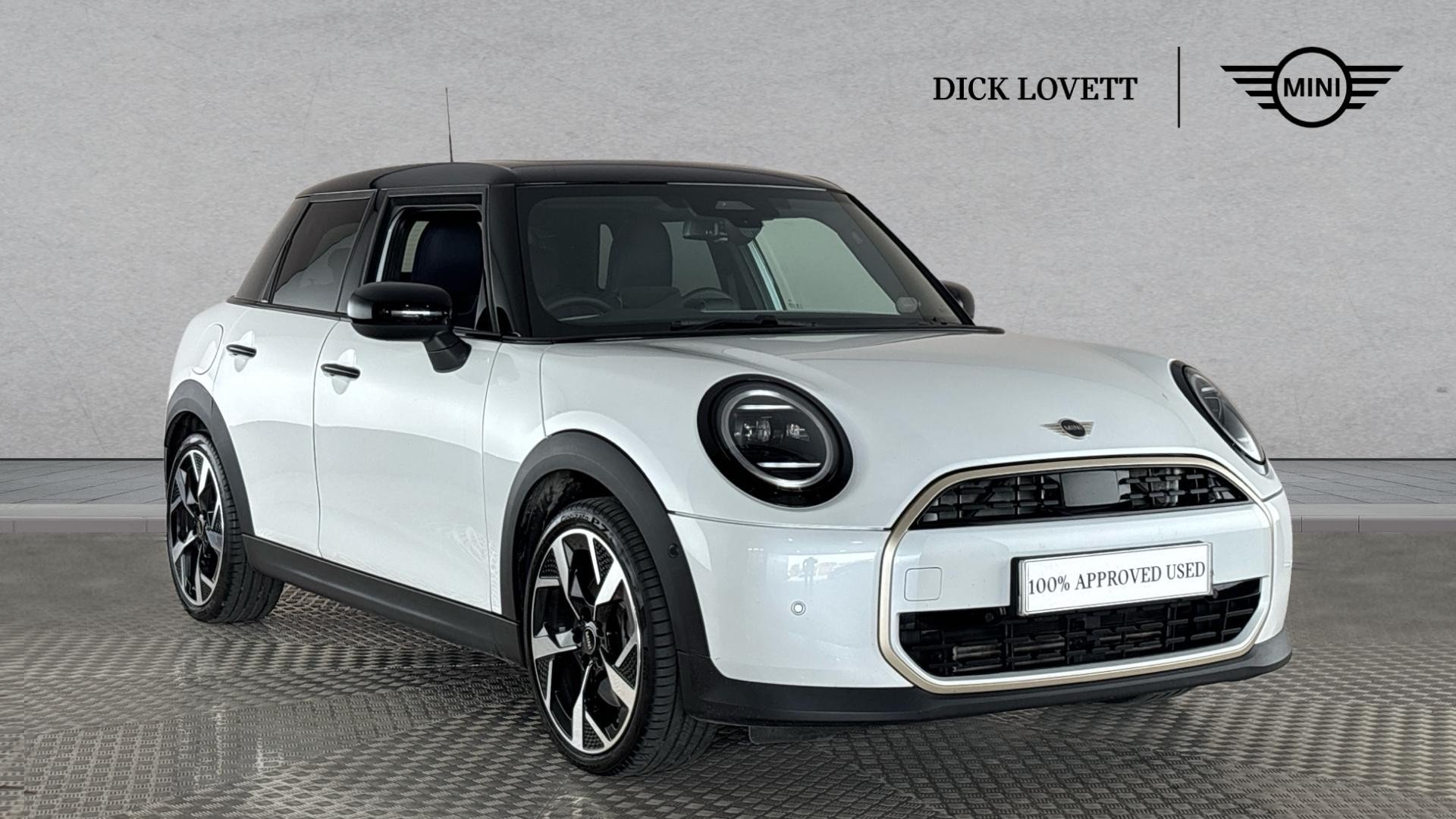 Main listing image - MINI Hatchback 5dr