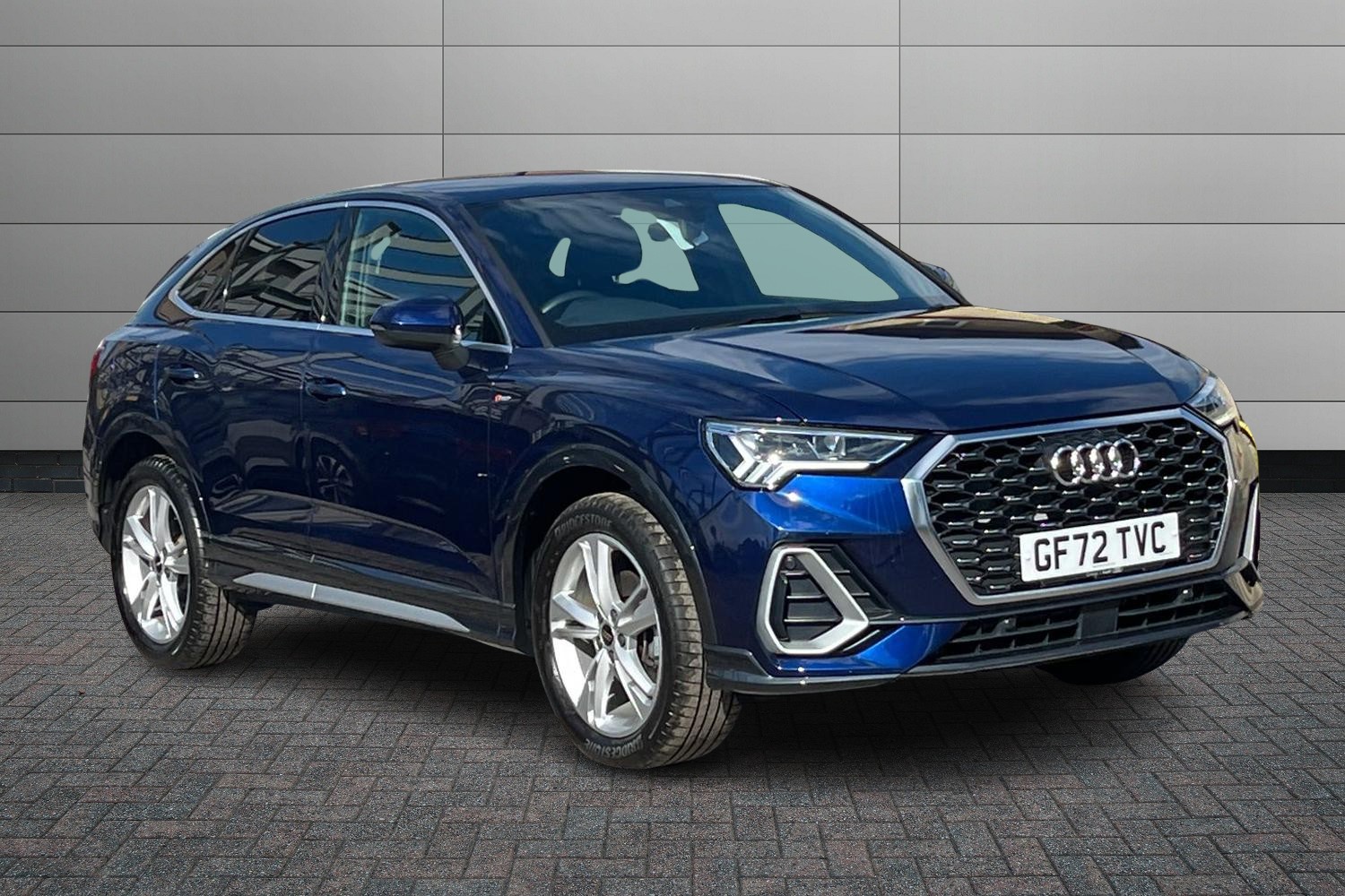 Main listing image - Audi Q3