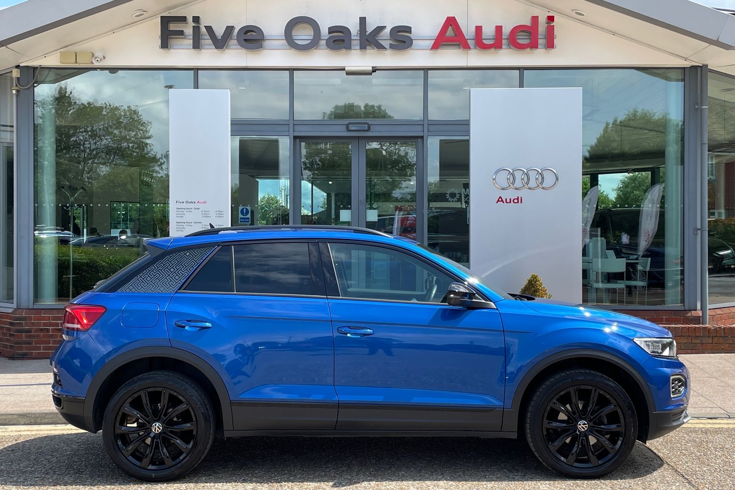 Main listing image - Volkswagen T-Roc