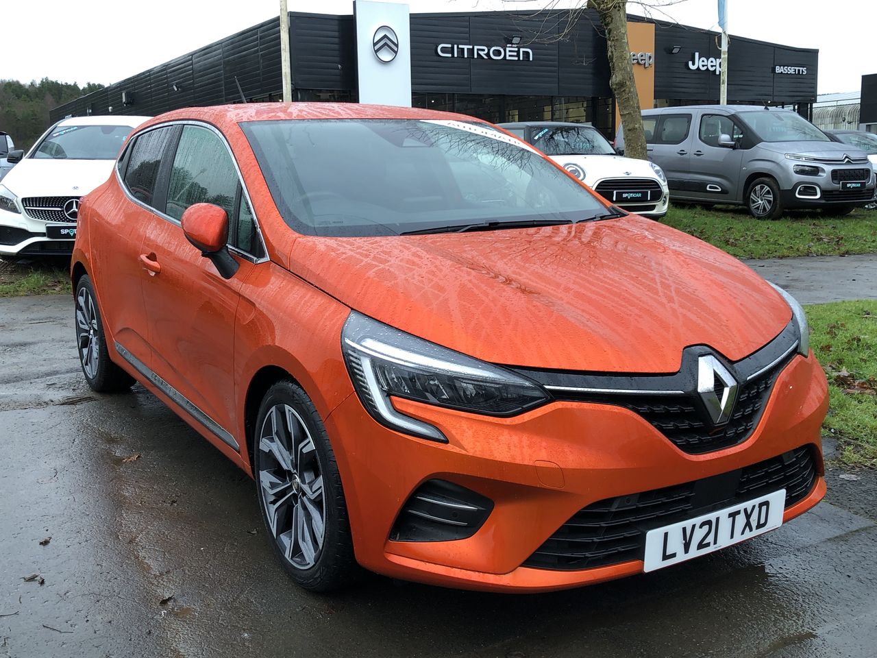 Main listing image - Renault Clio