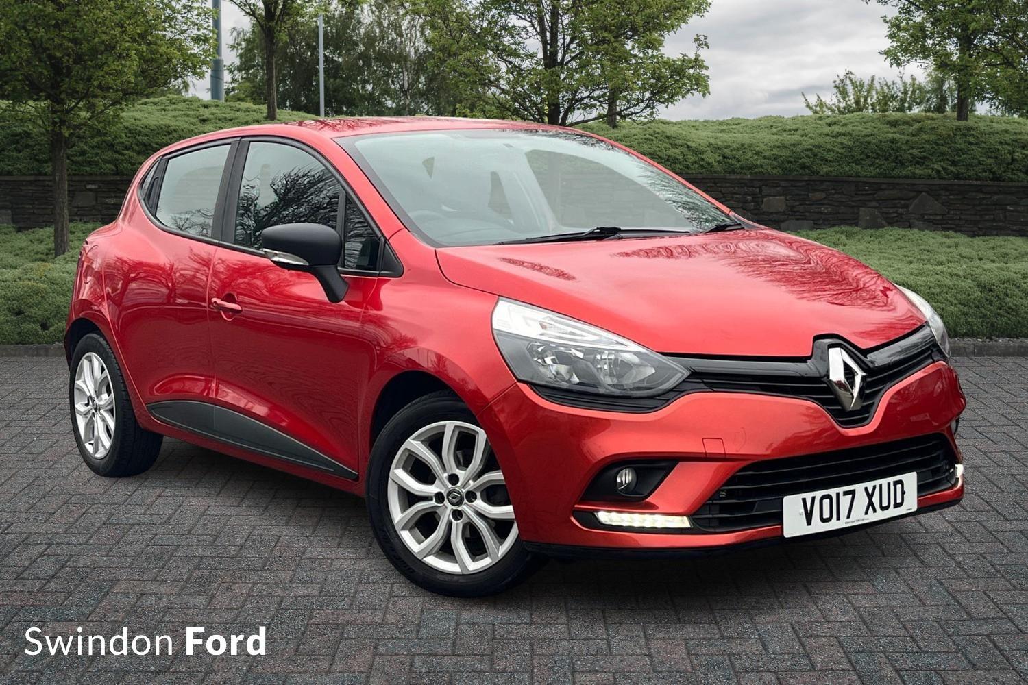 Main listing image - Renault Clio