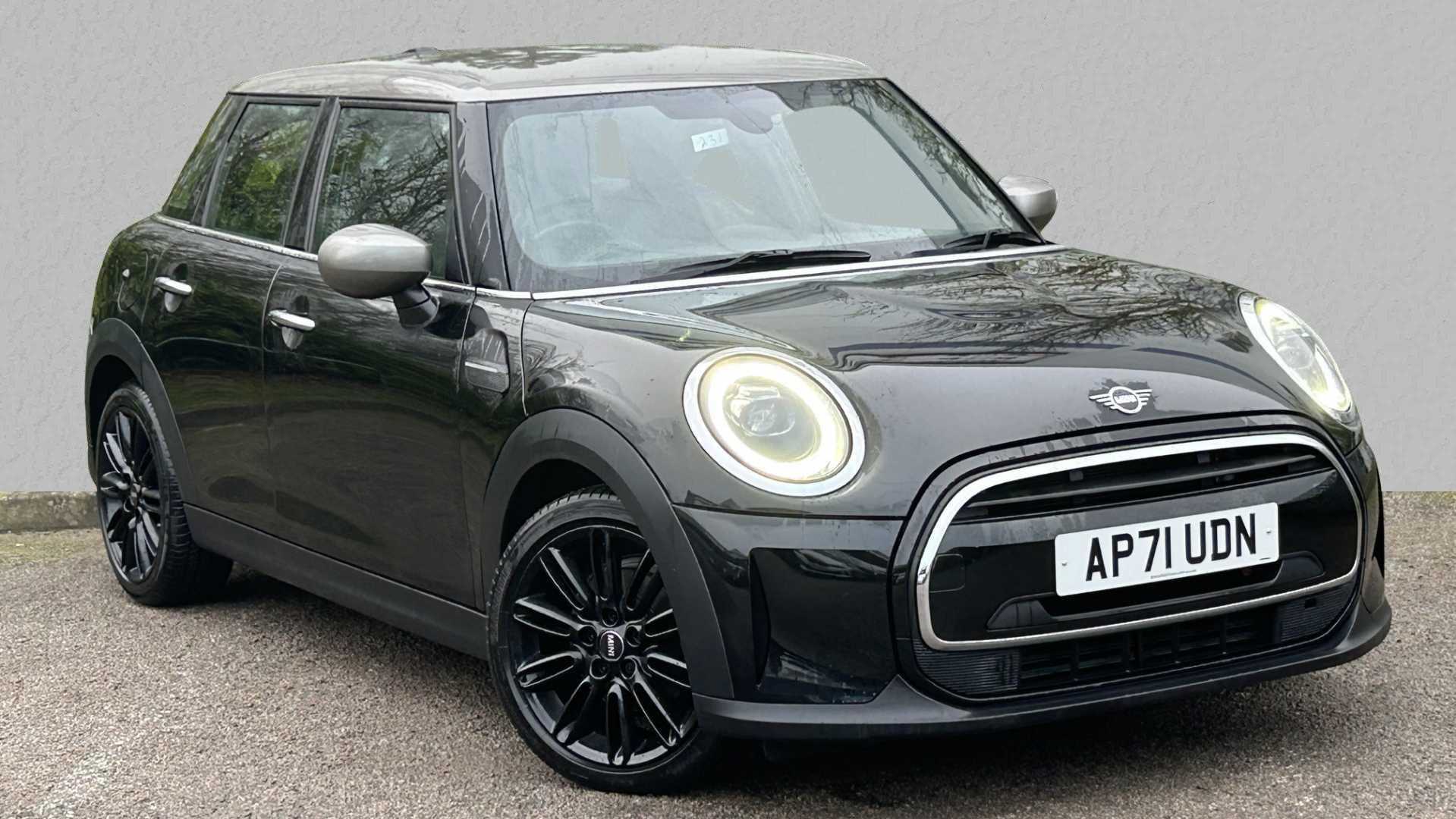 Main listing image - MINI Hatchback 5dr