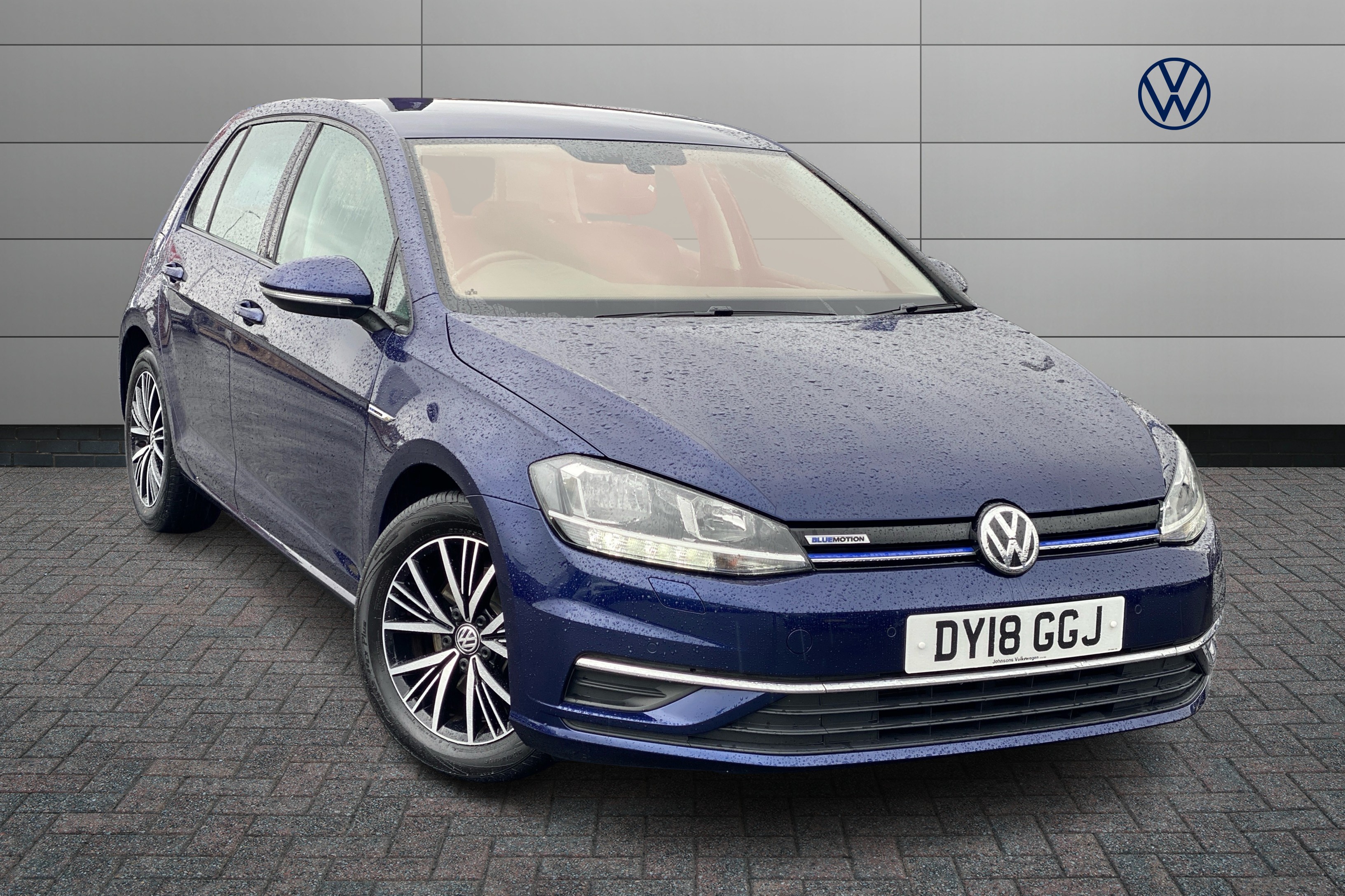 Main listing image - Volkswagen Golf