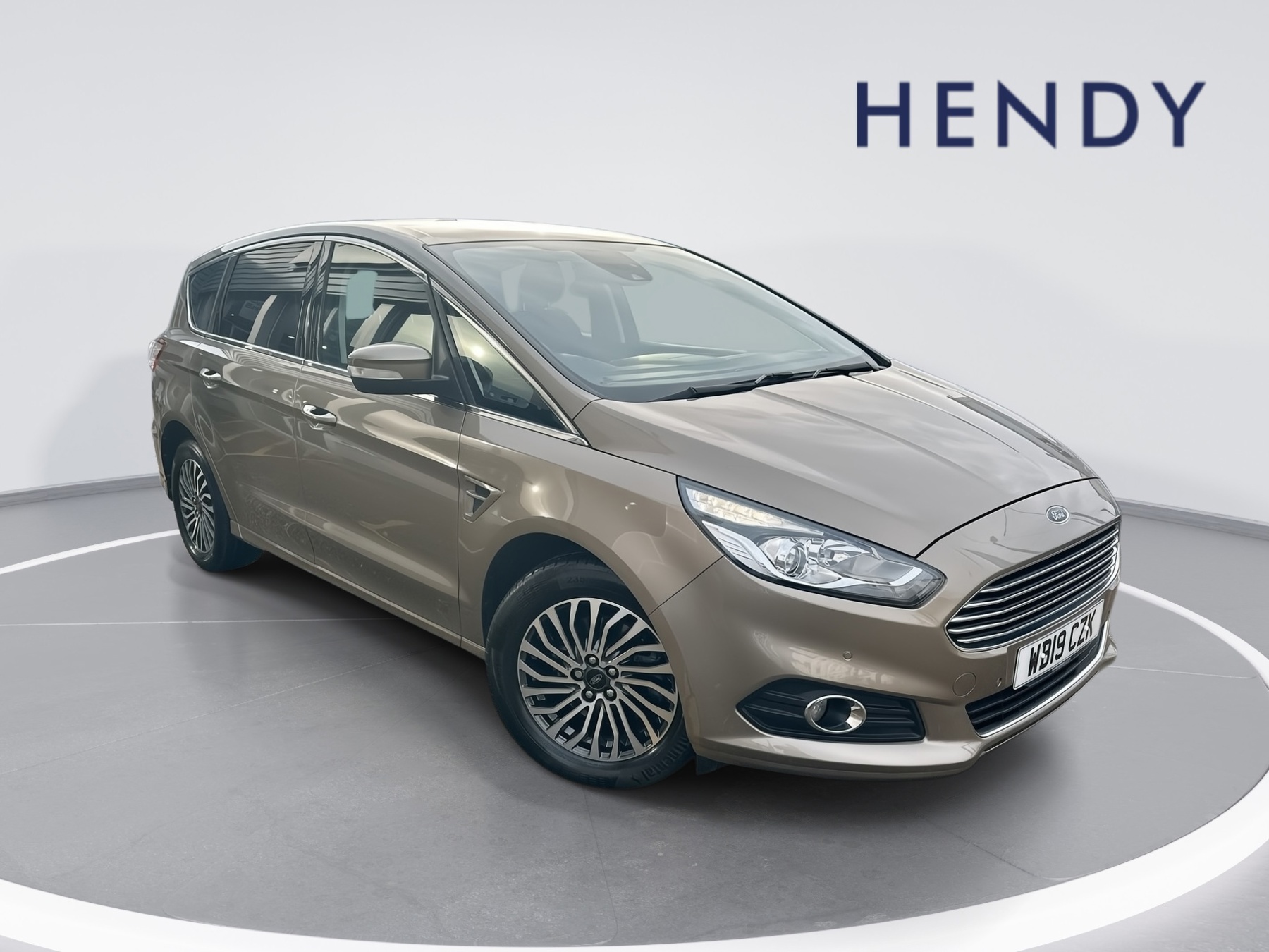 Main listing image - Ford S-MAX