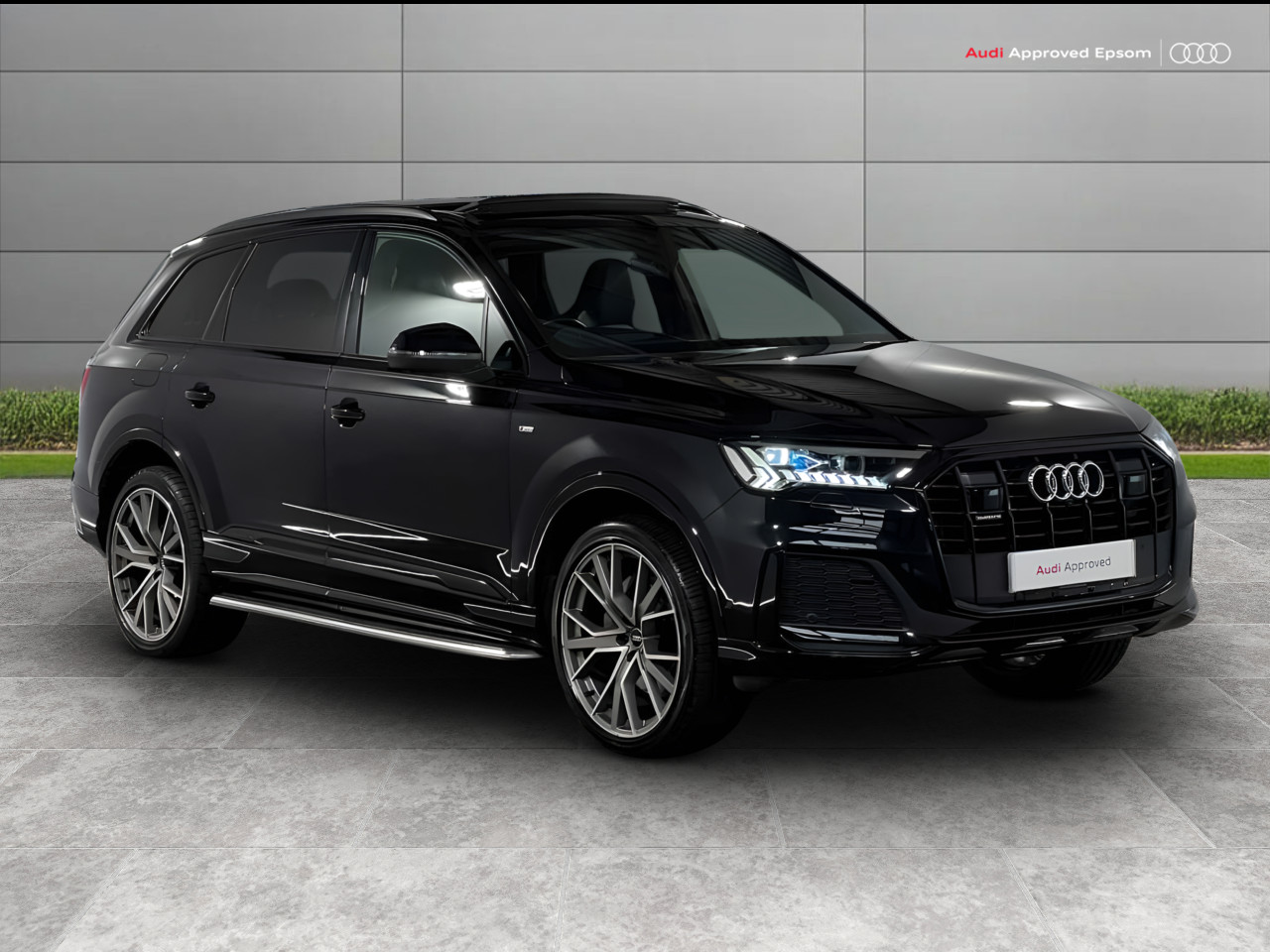 Main listing image - Audi Q7