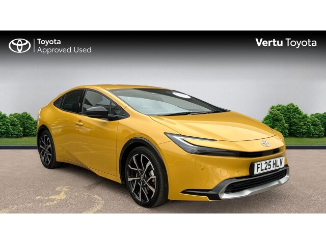 Main listing image - Toyota Prius Plug-In