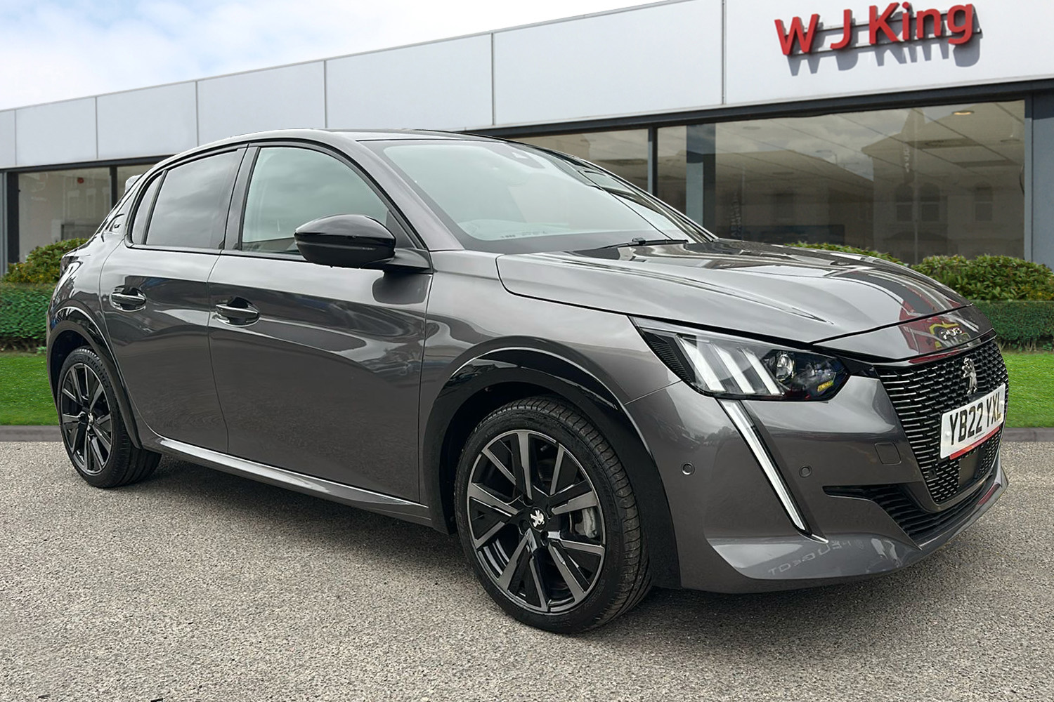 Main listing image - Peugeot 208