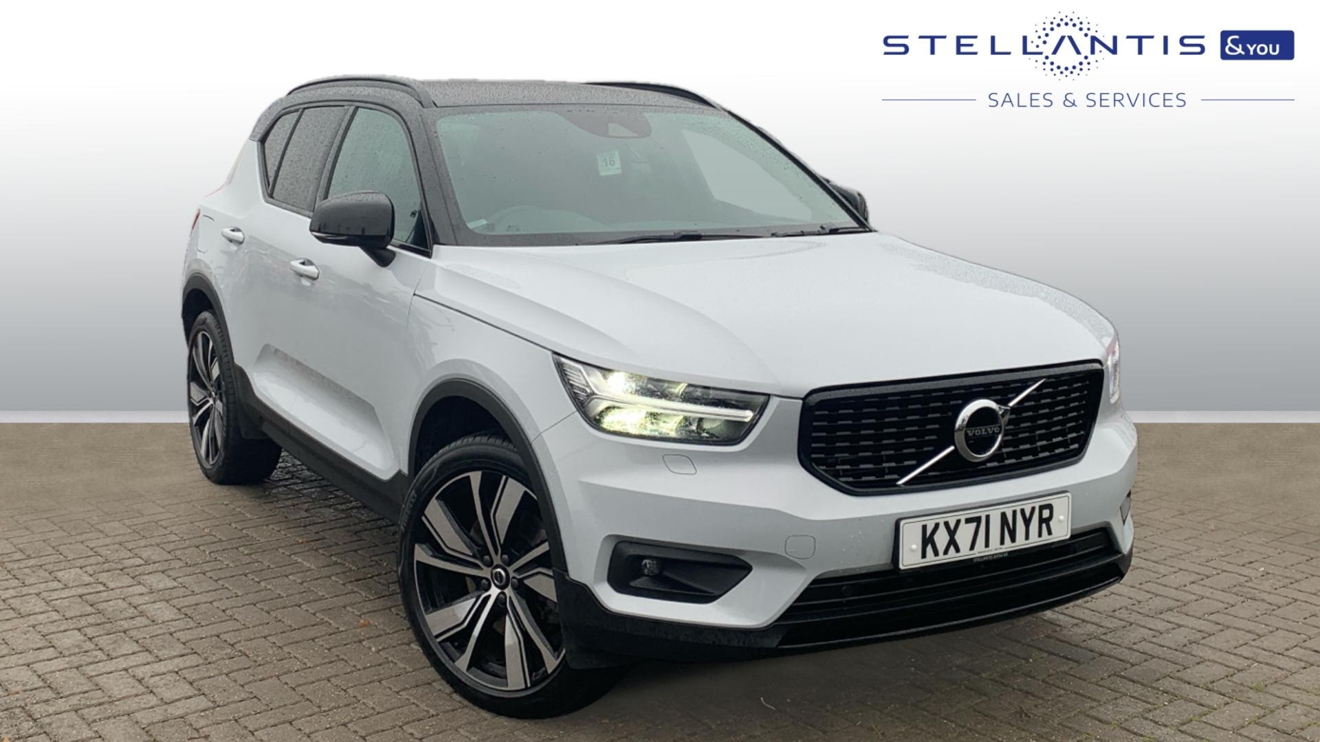 Main listing image - Volvo XC40 Recharge