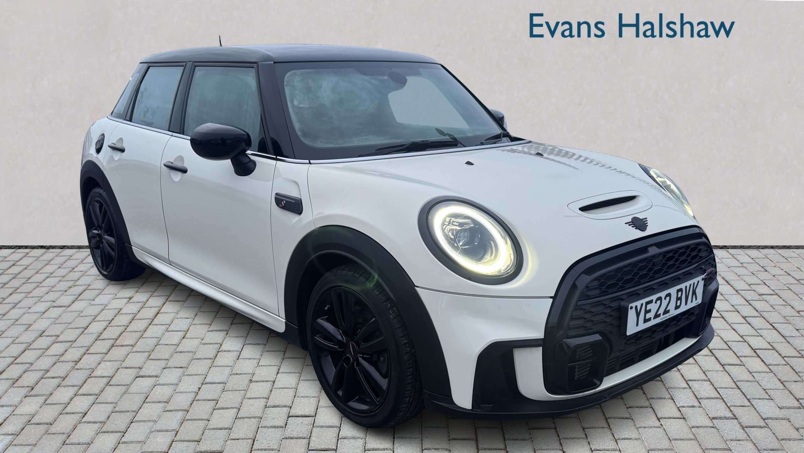 Main listing image - MINI Hatchback 5dr