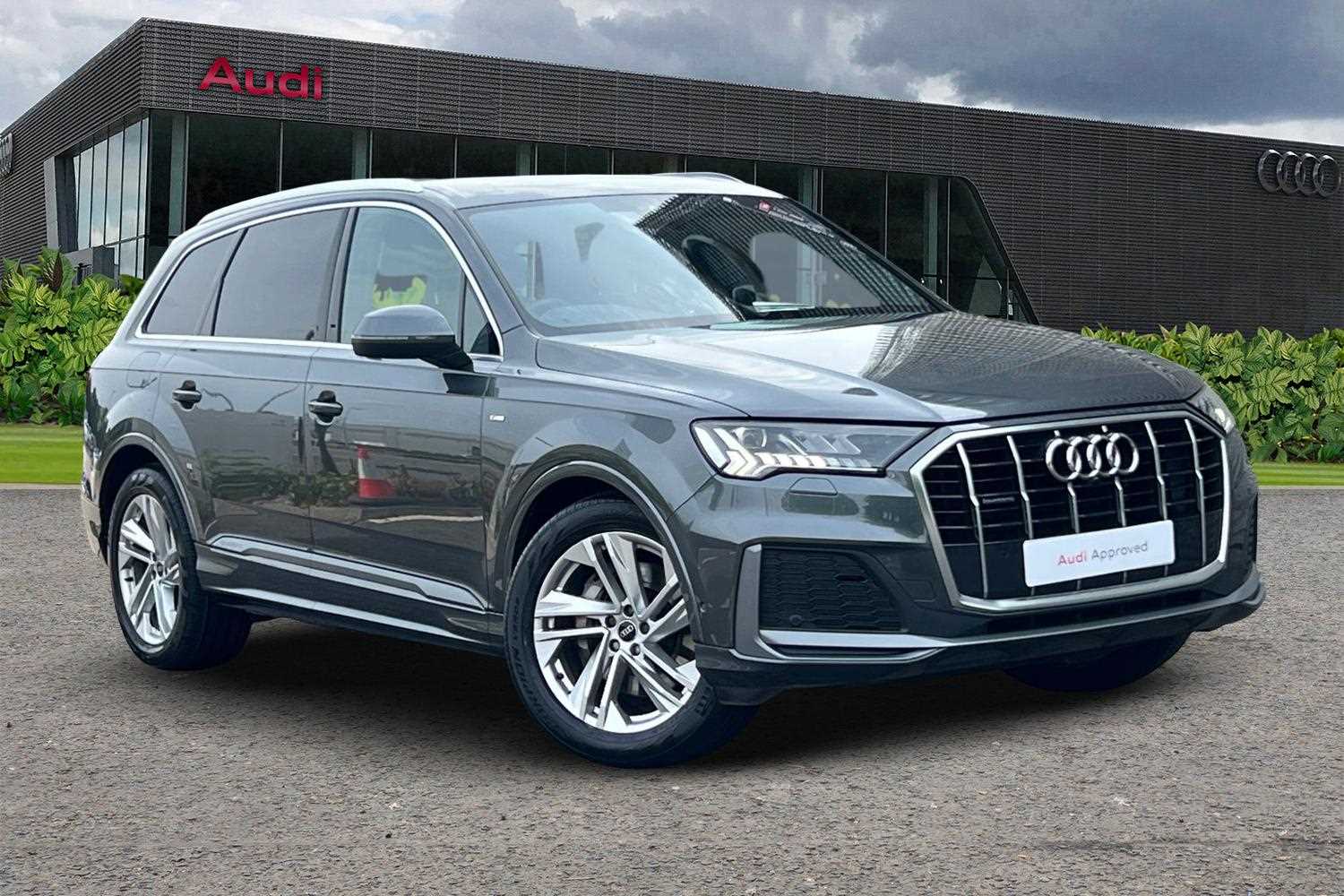 Main listing image - Audi Q7