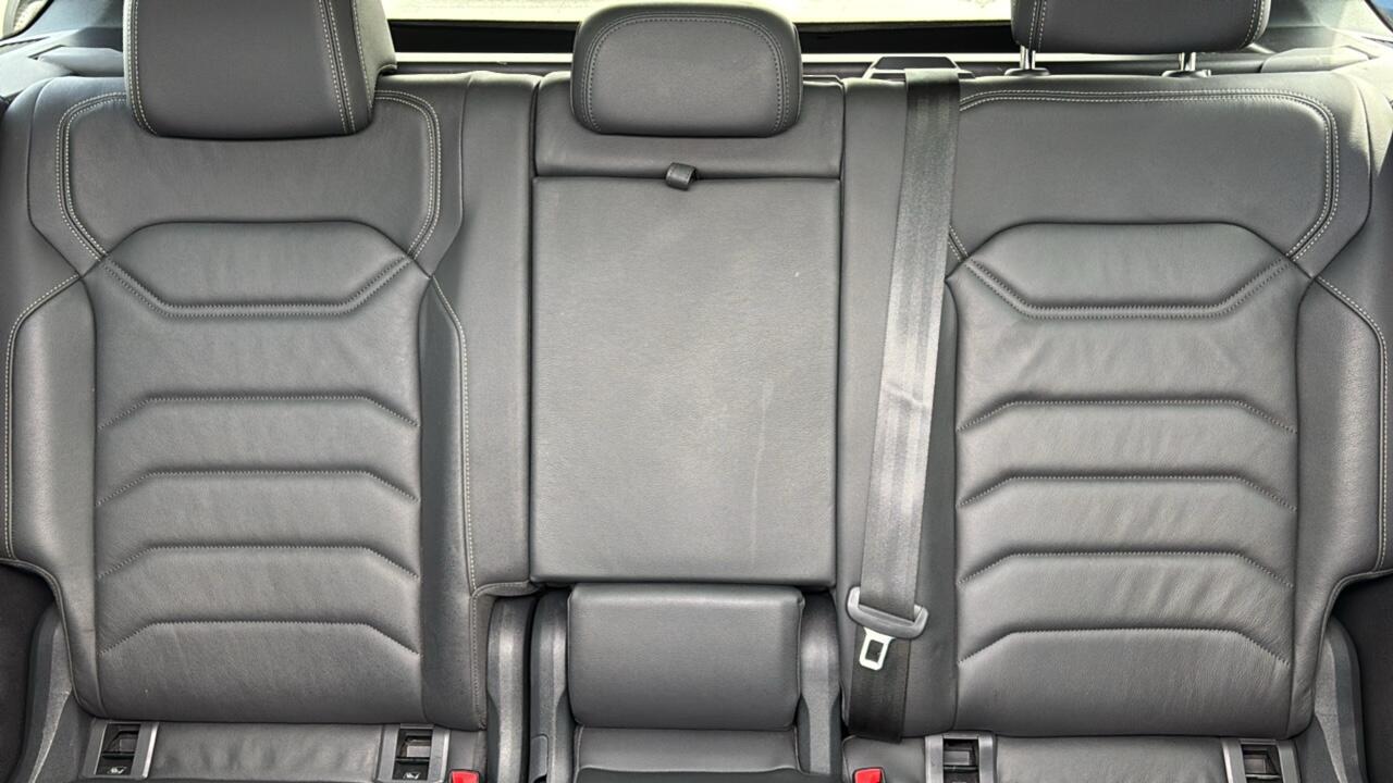 Main listing image - Volkswagen Touareg