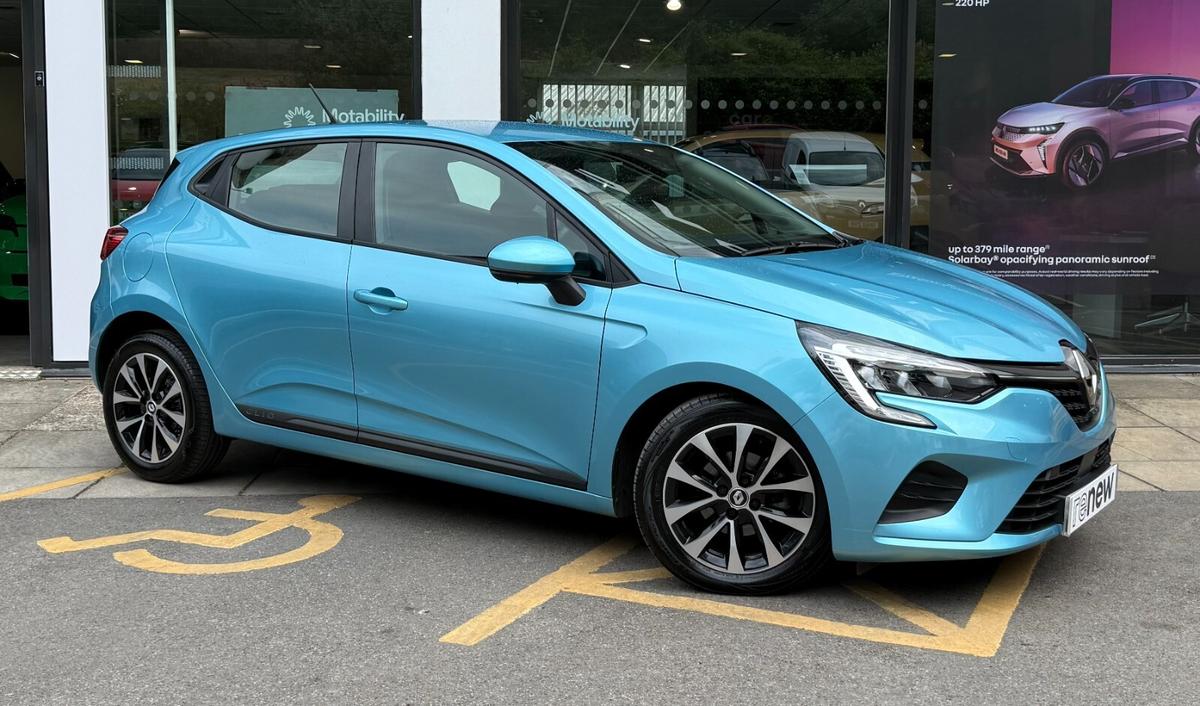 Main listing image - Renault Clio