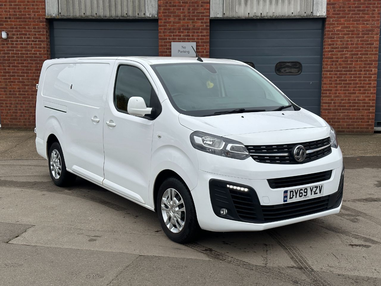 Main listing image - Vauxhall Vivaro