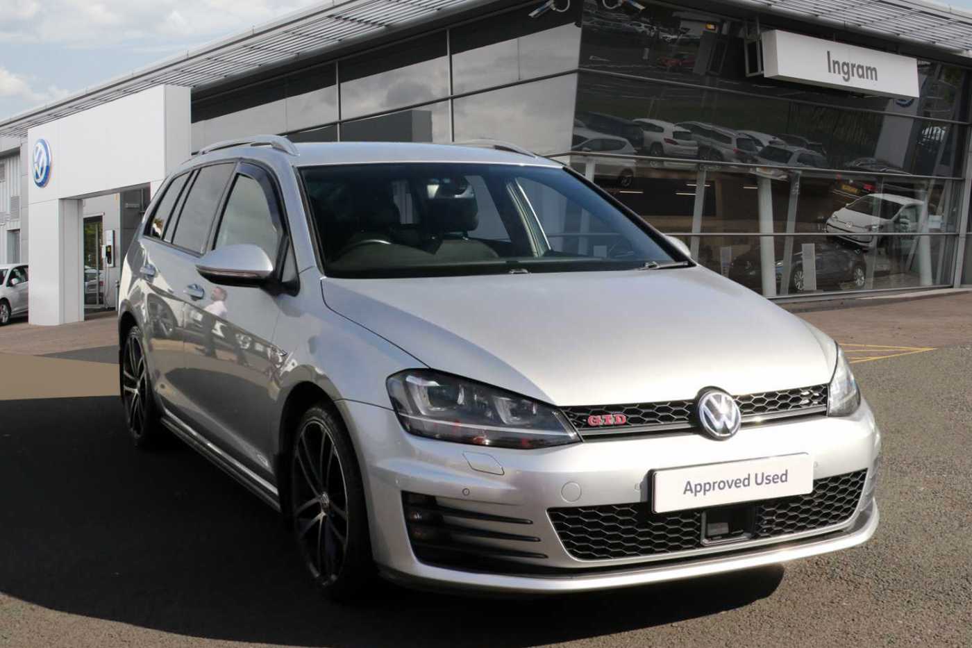 Main listing image - Volkswagen Golf Estate