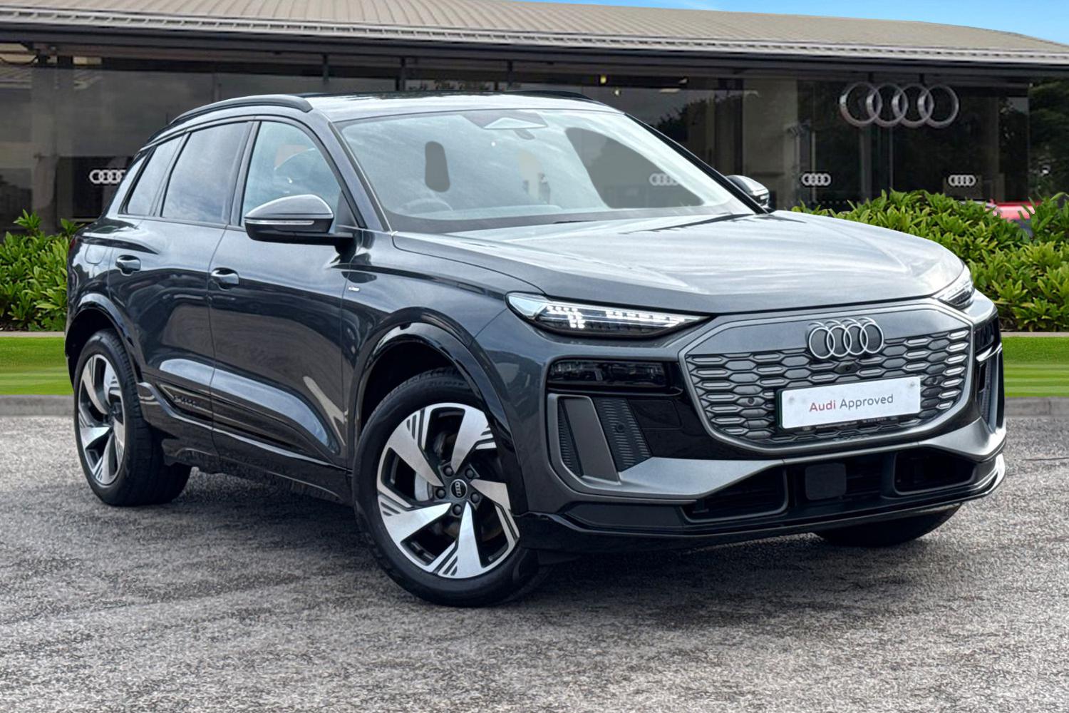 Main listing image - Audi Q6