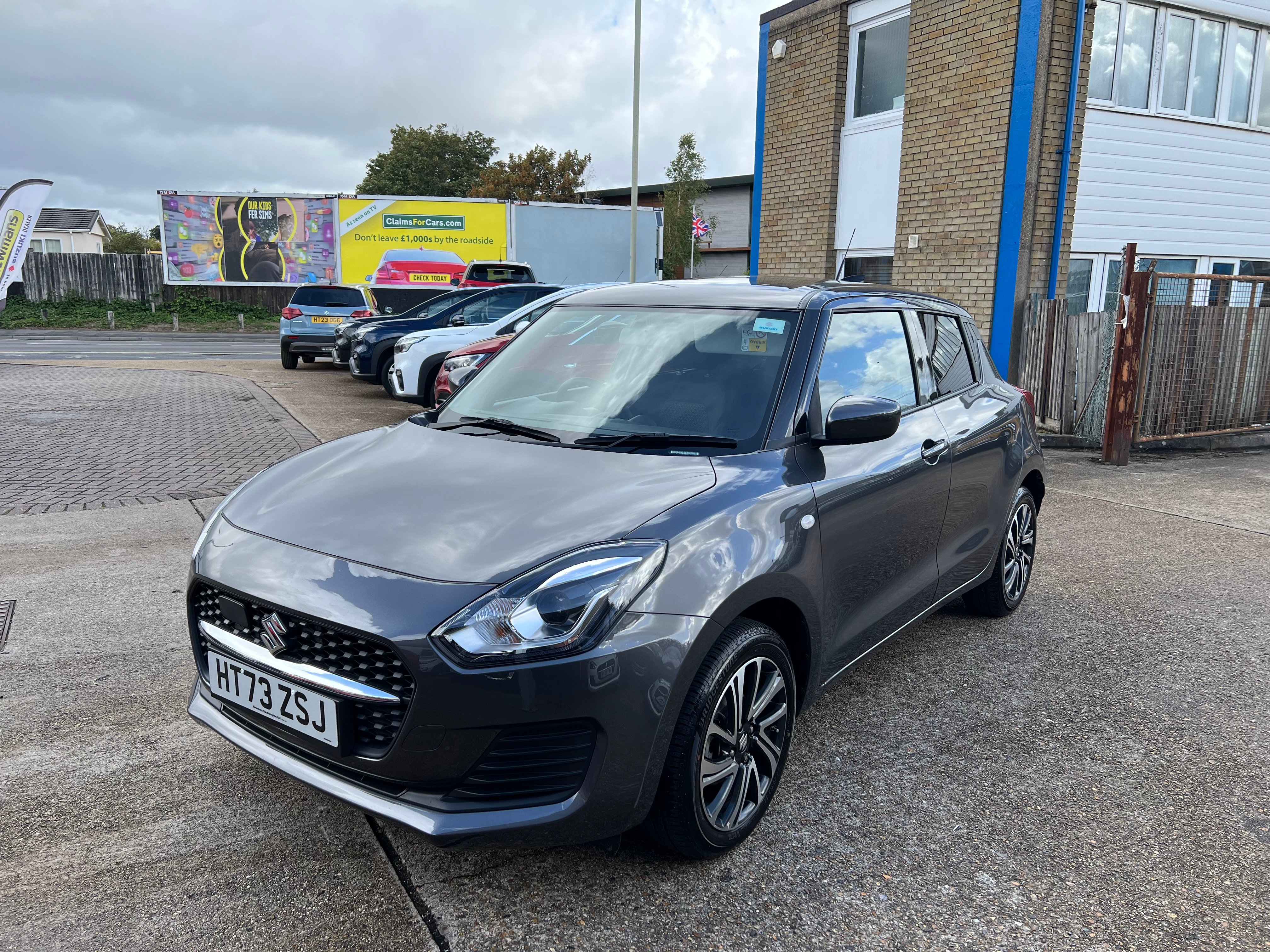 Main listing image - Suzuki Swift