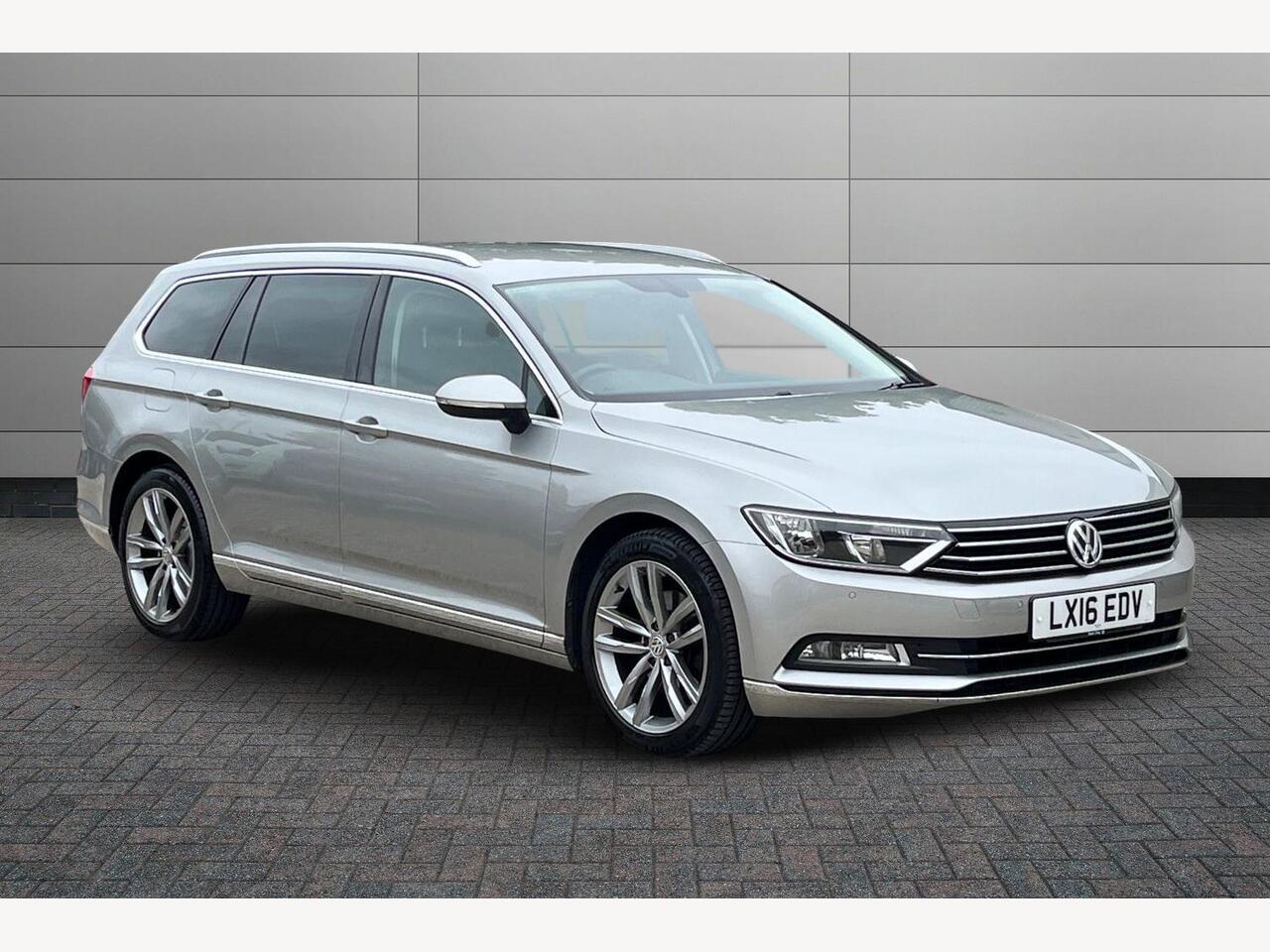 Main listing image - Volkswagen Passat Estate
