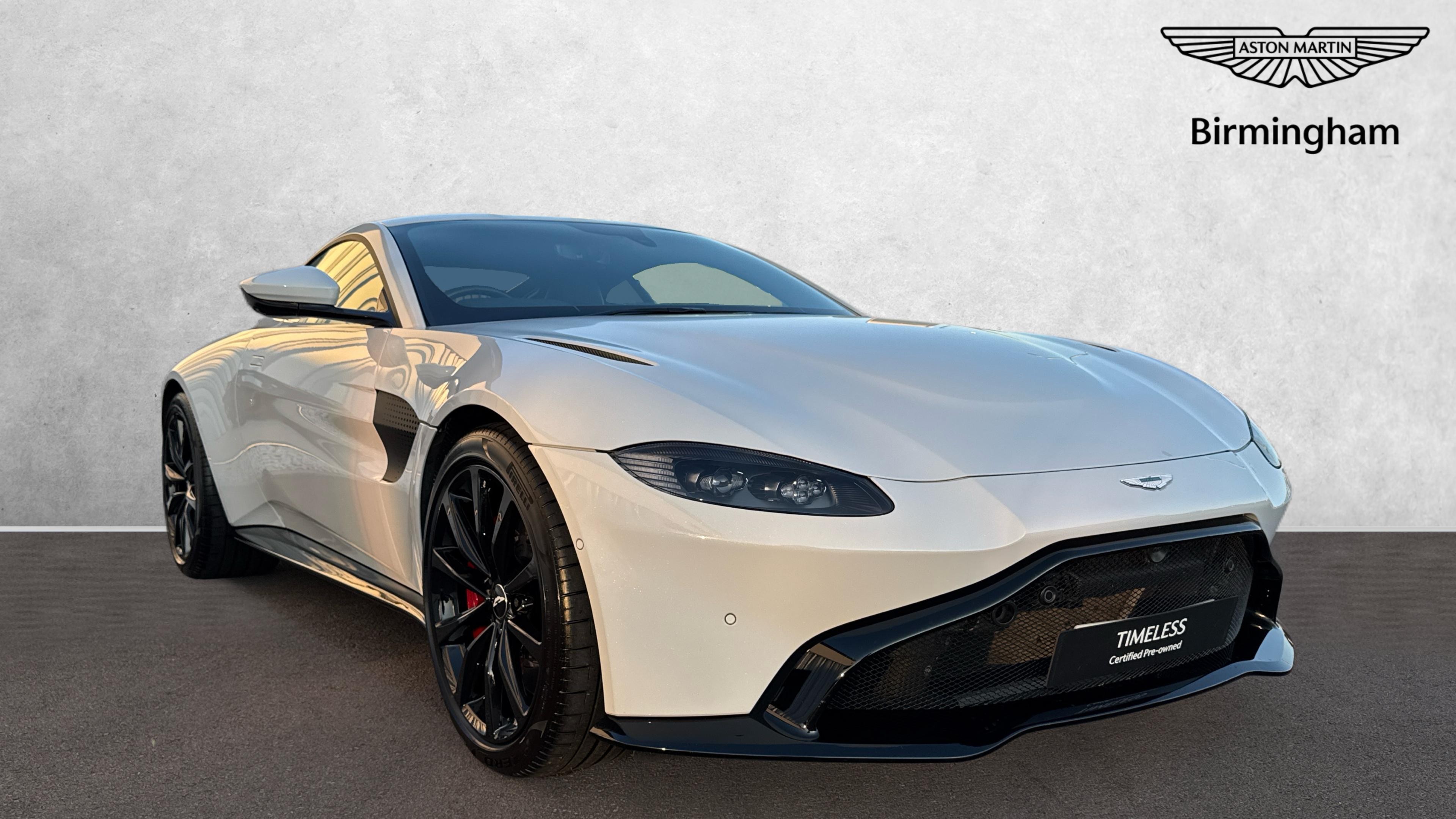 Main listing image - Aston Martin Vantage