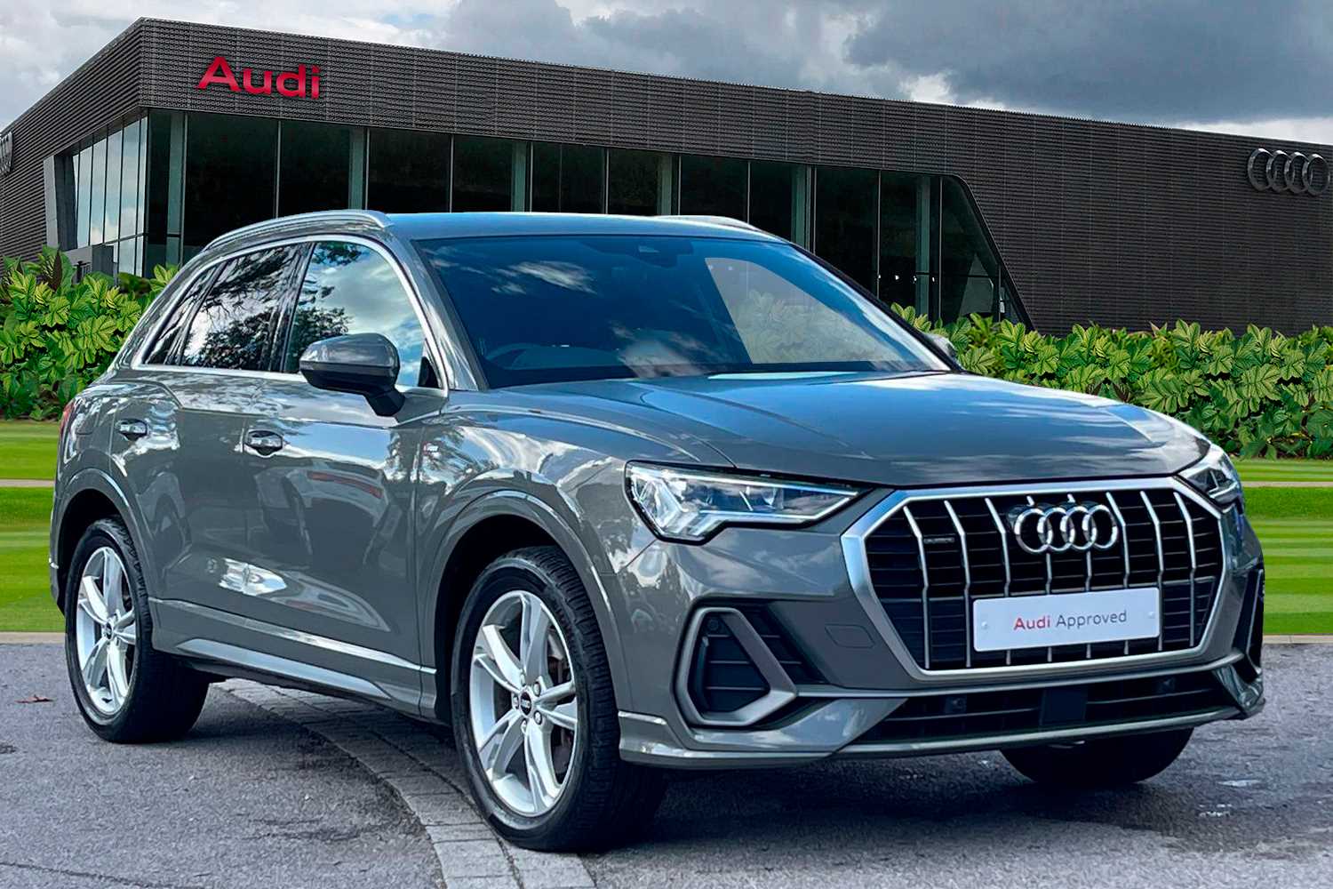 Main listing image - Audi Q3