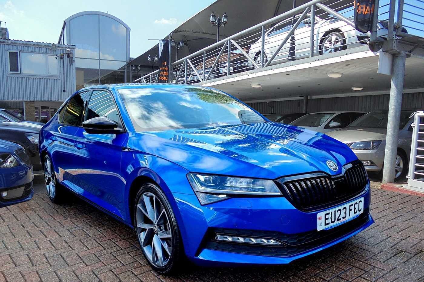 Main listing image - Skoda Superb