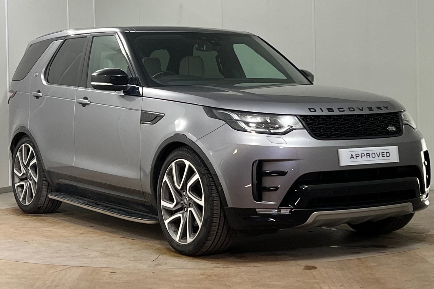 Main listing image - Land Rover Discovery