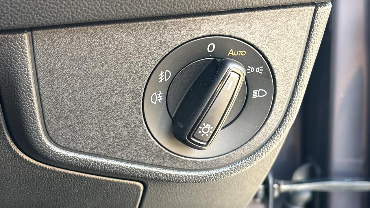 Main listing image - Volkswagen Taigo