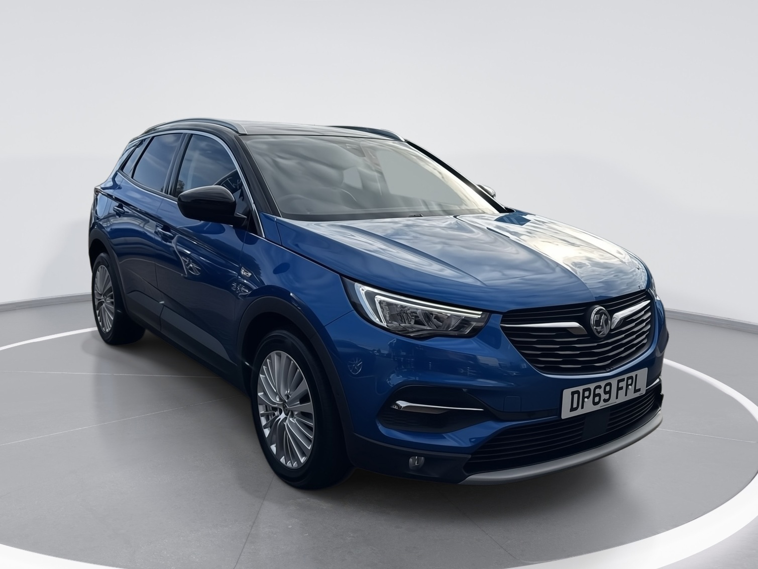 Main listing image - Vauxhall Grandland X