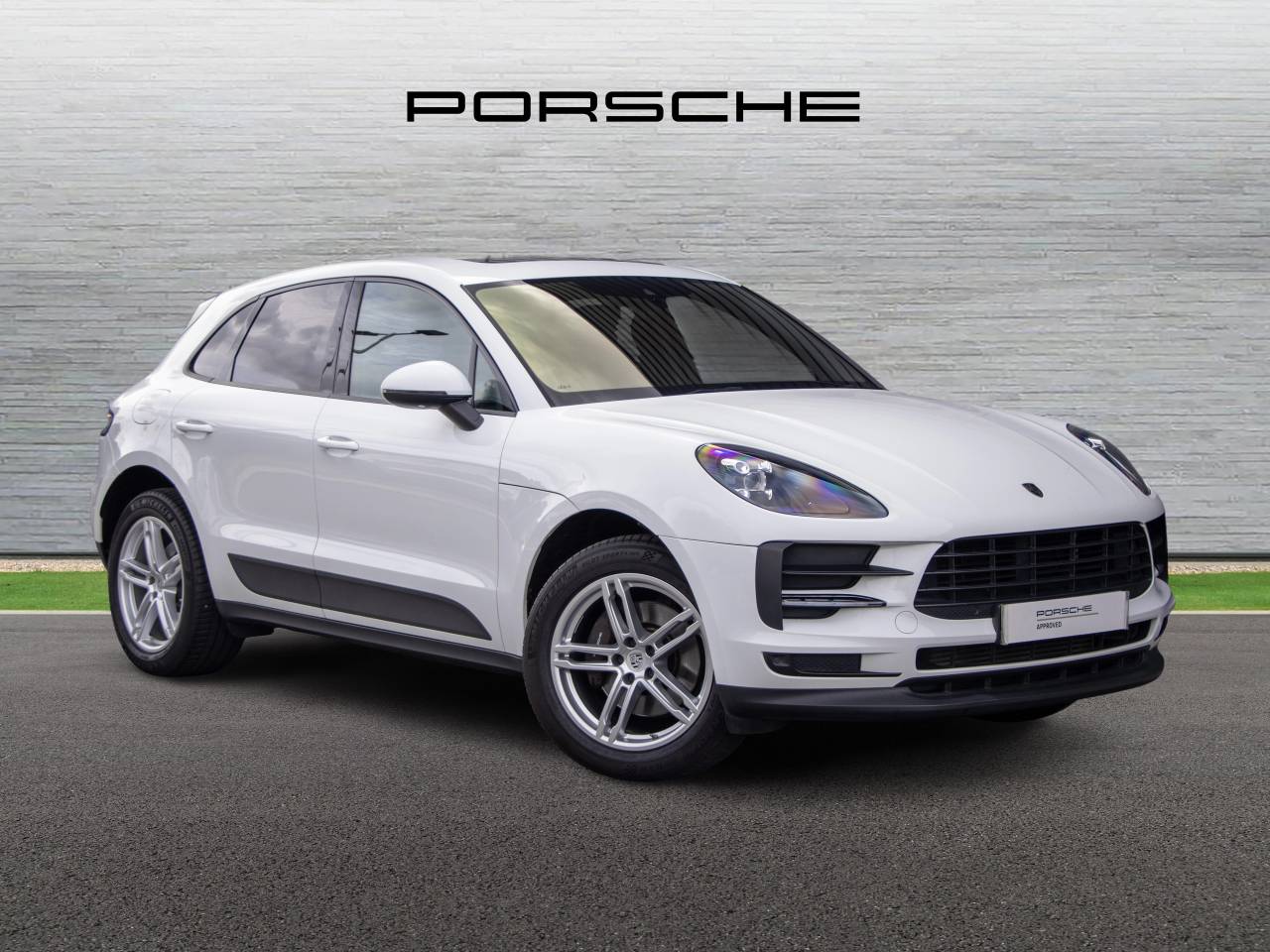 Main listing image - Porsche Macan