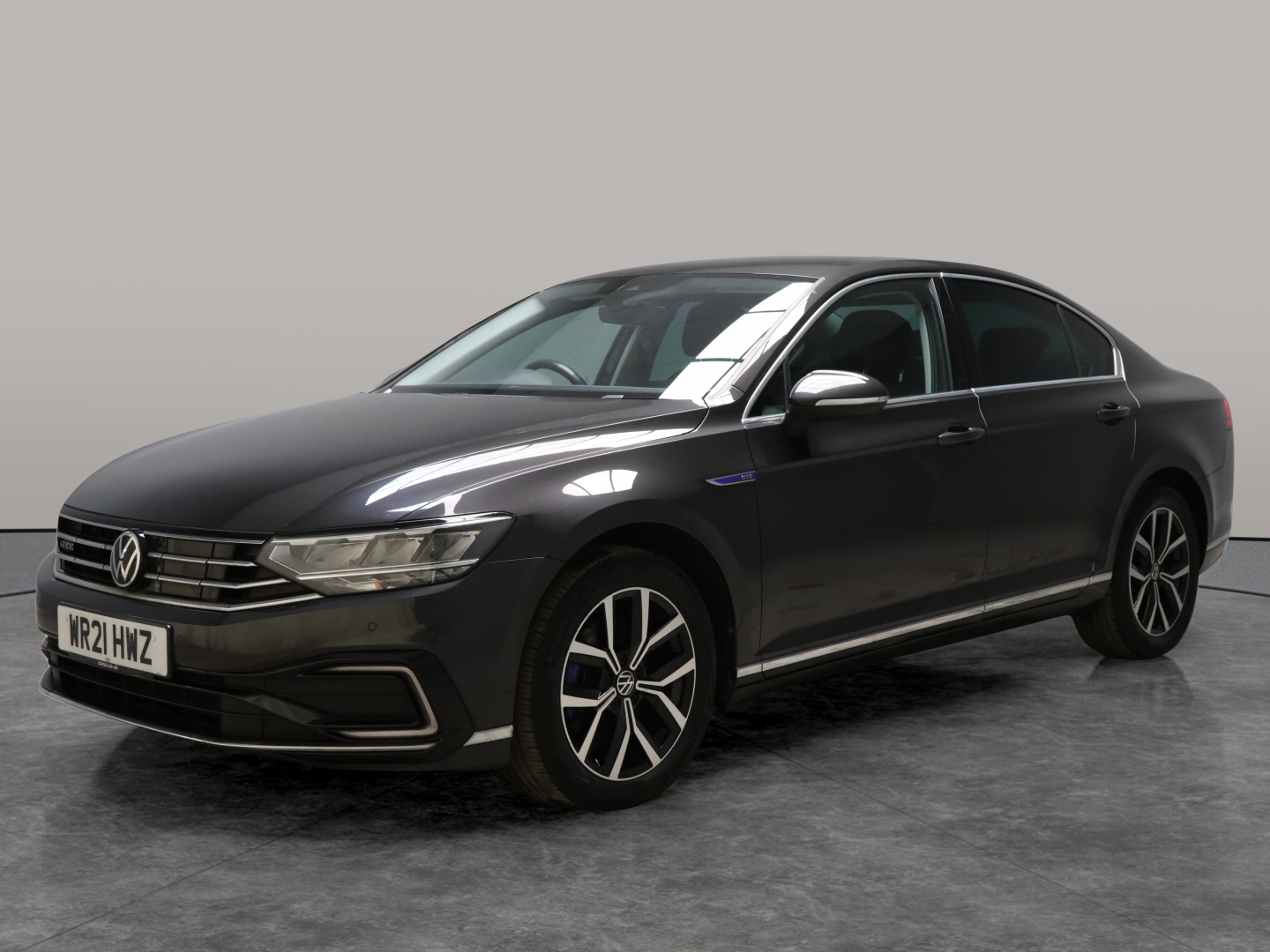 Main listing image - Volkswagen Passat GTE