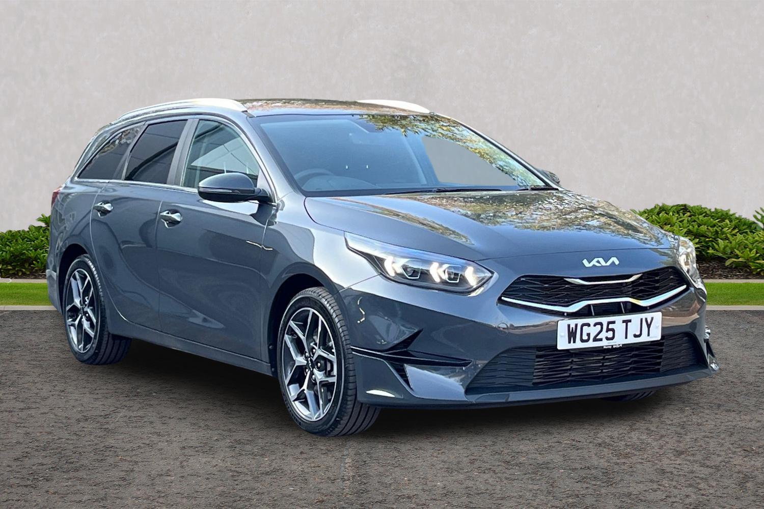 Main listing image - Kia Ceed SW