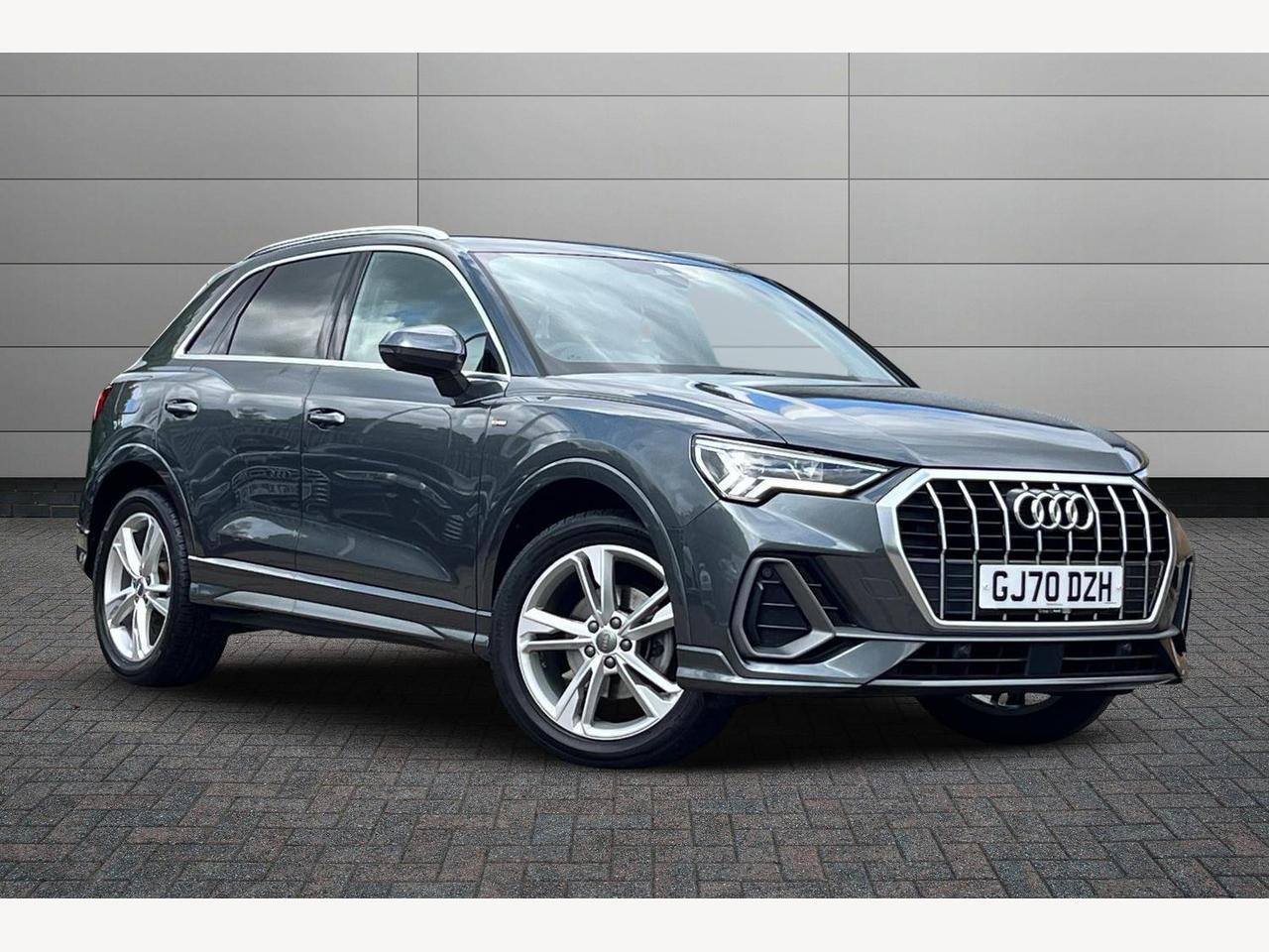 Main listing image - Audi Q3