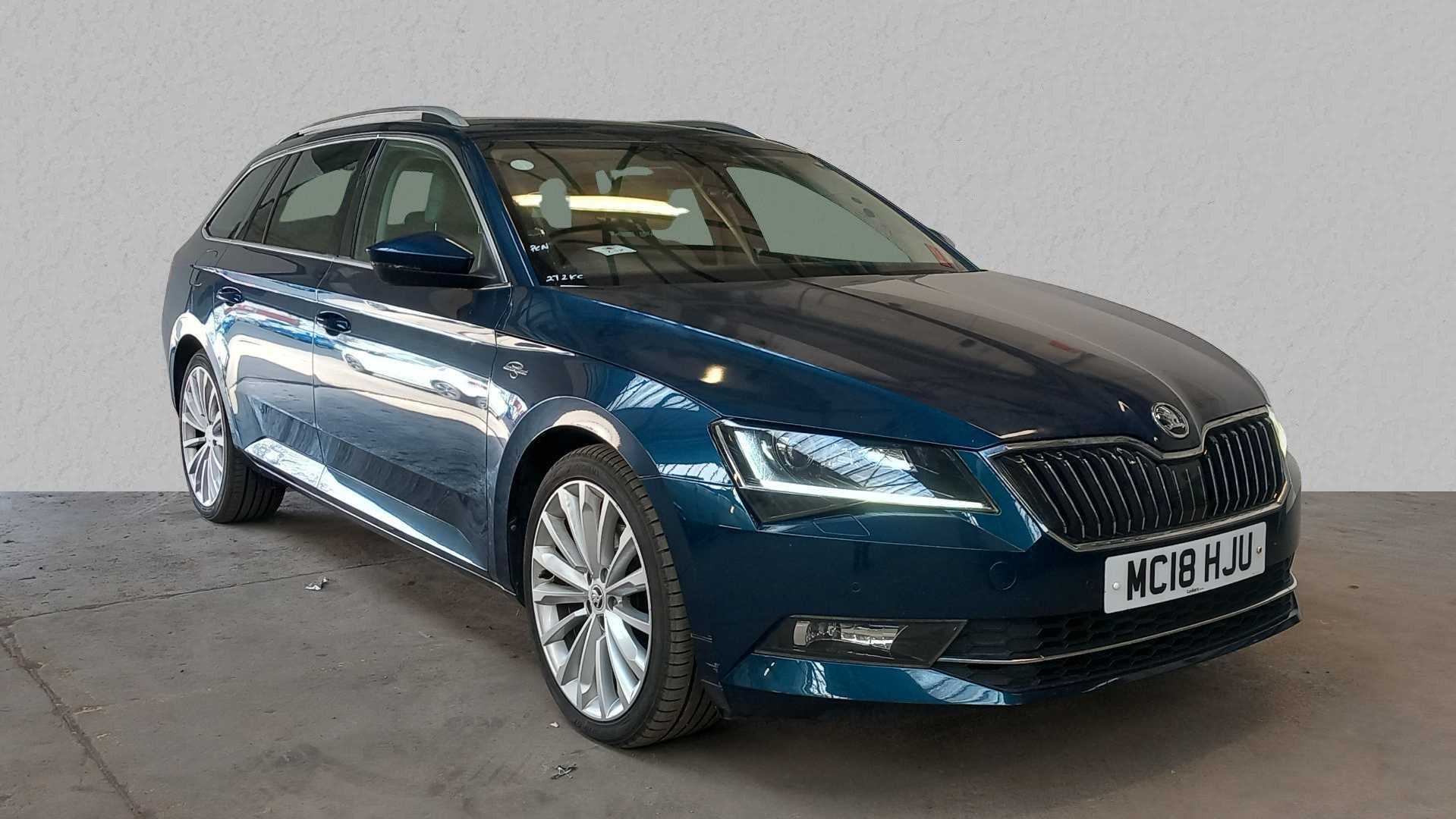 Main listing image - Skoda Superb Estate