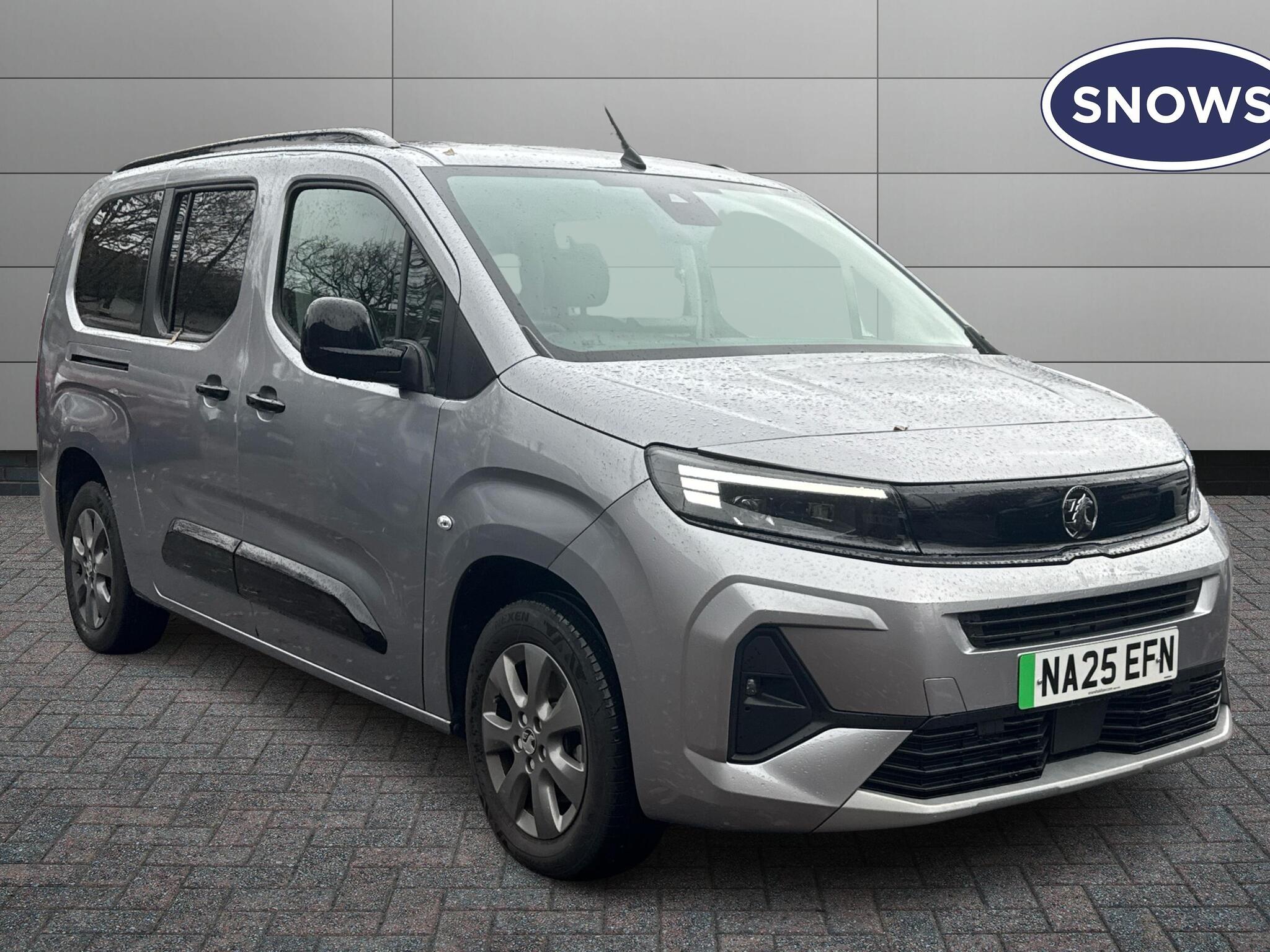 Main listing image - Vauxhall Combo Life-e