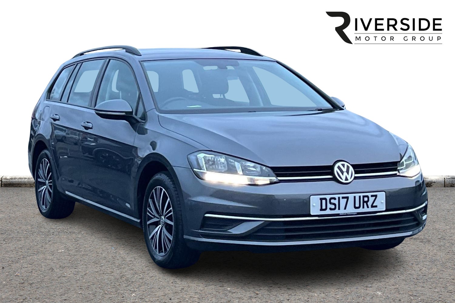 Main listing image - Volkswagen Golf Estate